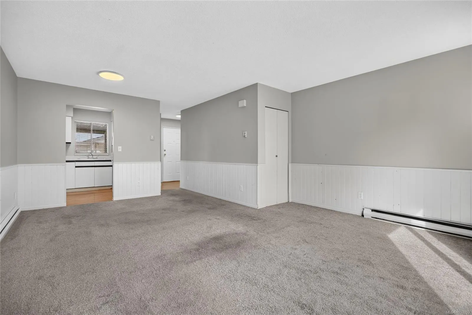 1095 Edgett Rd