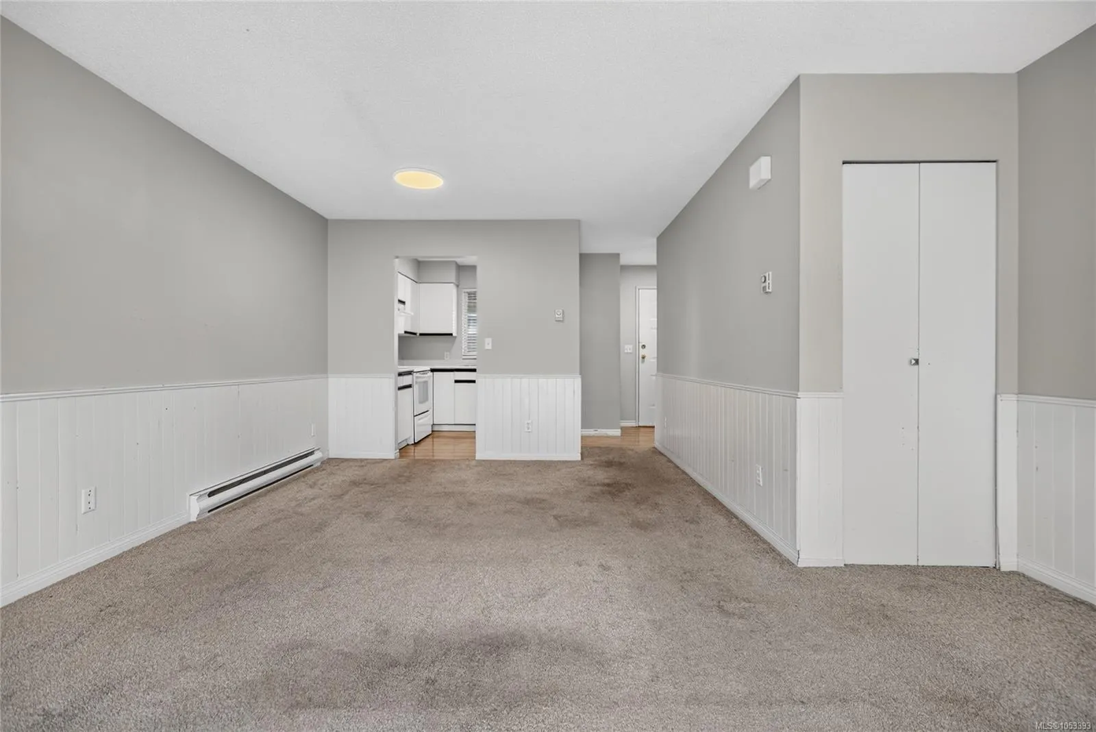 1095 Edgett Rd