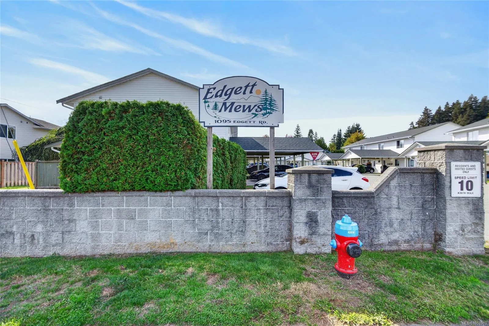 1095 Edgett Rd