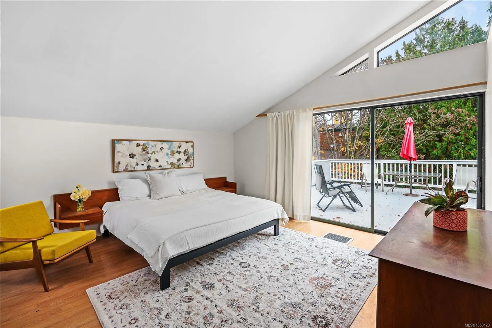 525 William St