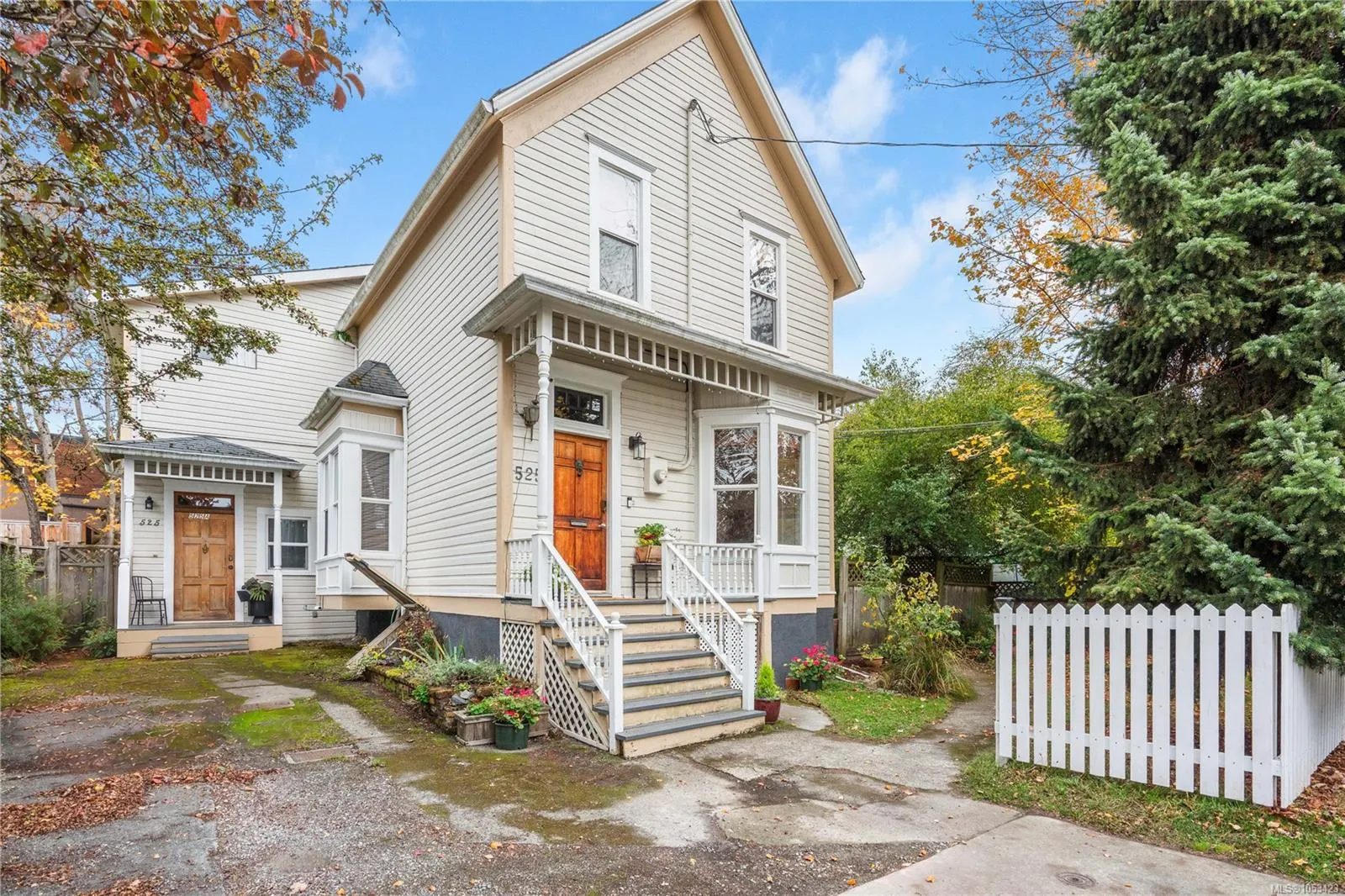 525 William St