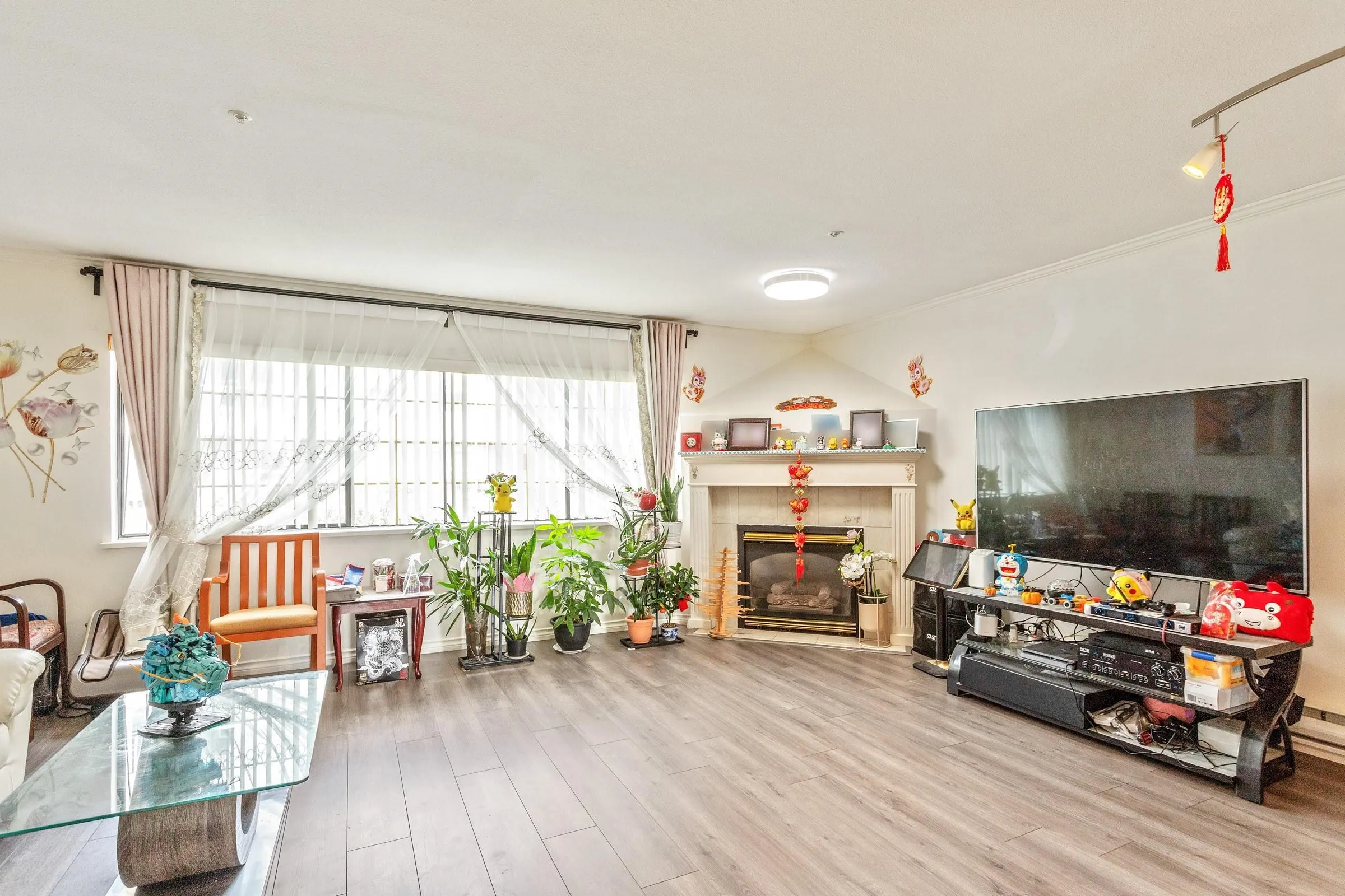 21 8591 Blundell Road