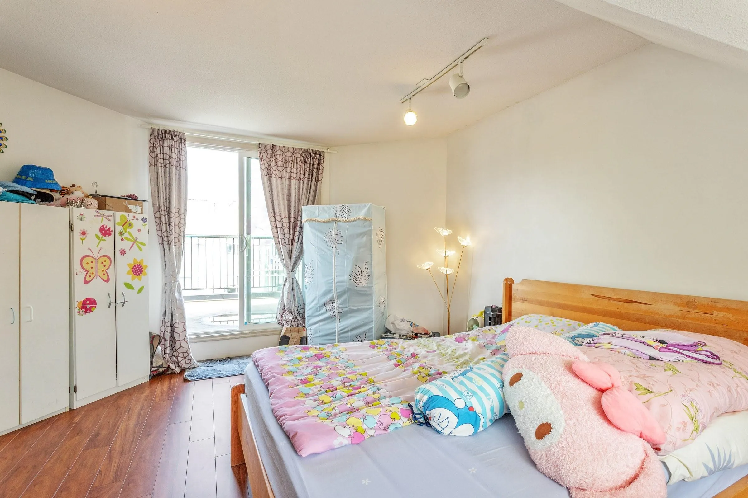 21 8591 Blundell Road