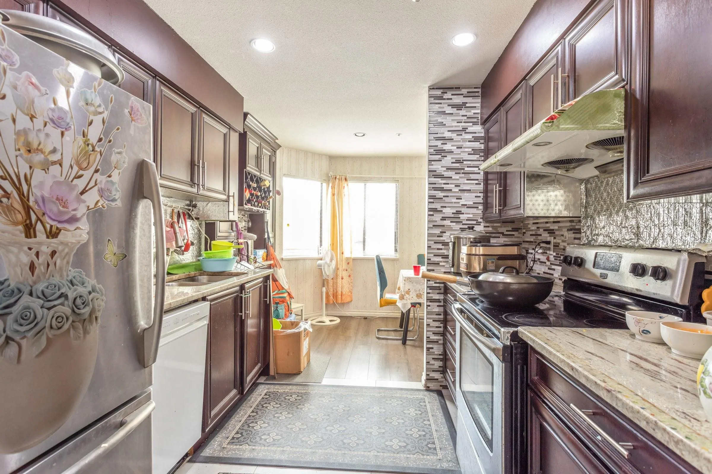 21 8591 Blundell Road