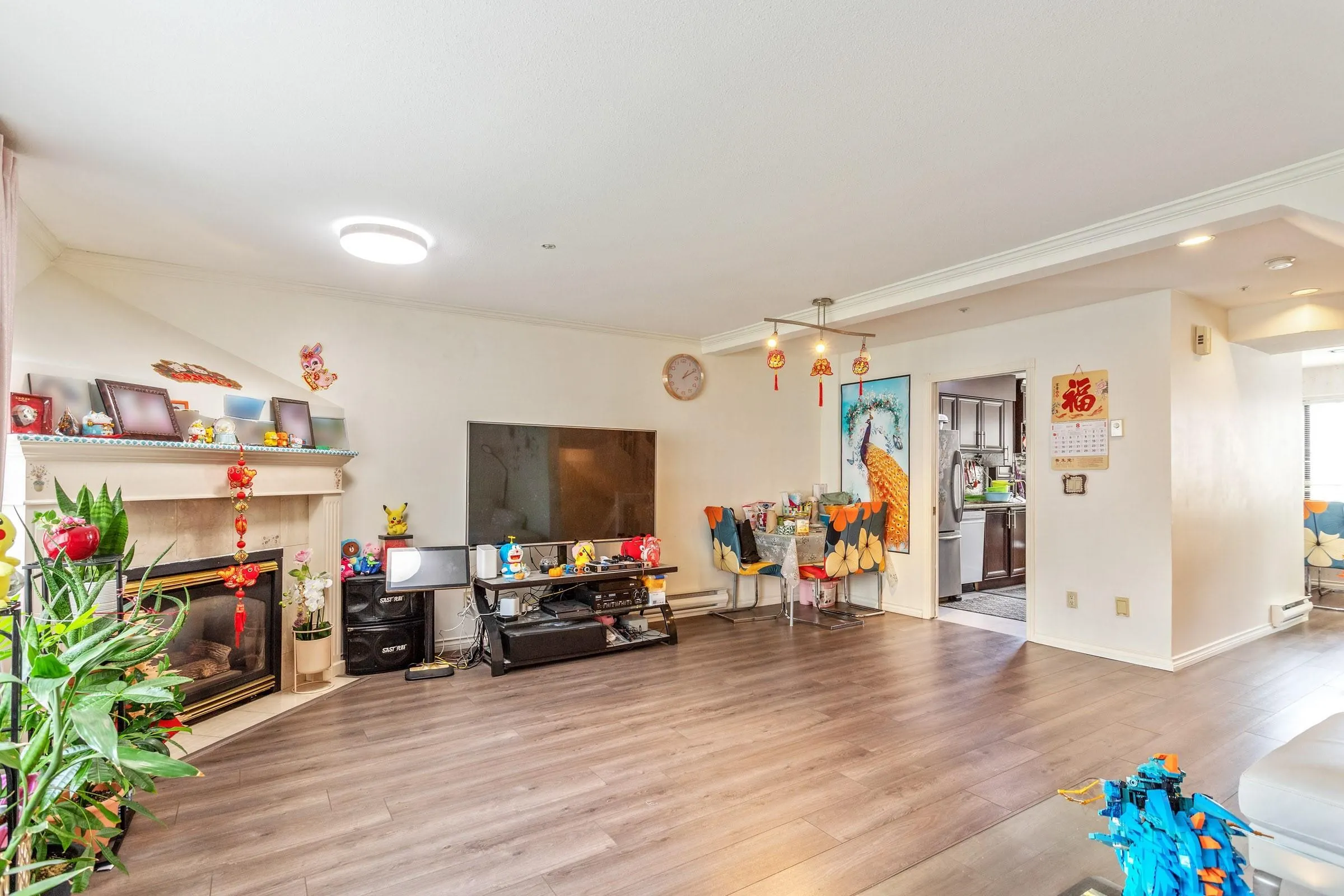 21 8591 Blundell Road