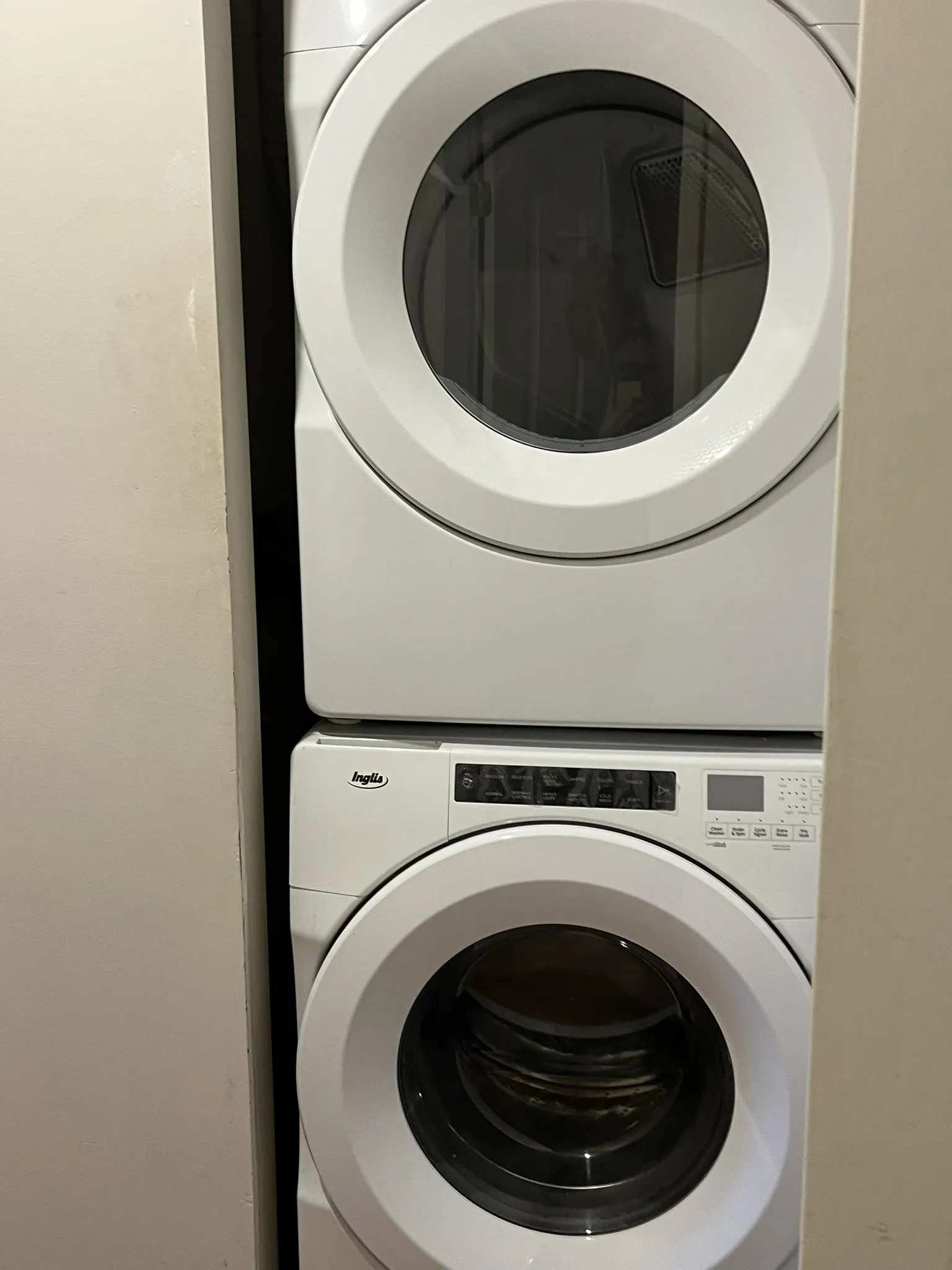 21 8591 Blundell Road