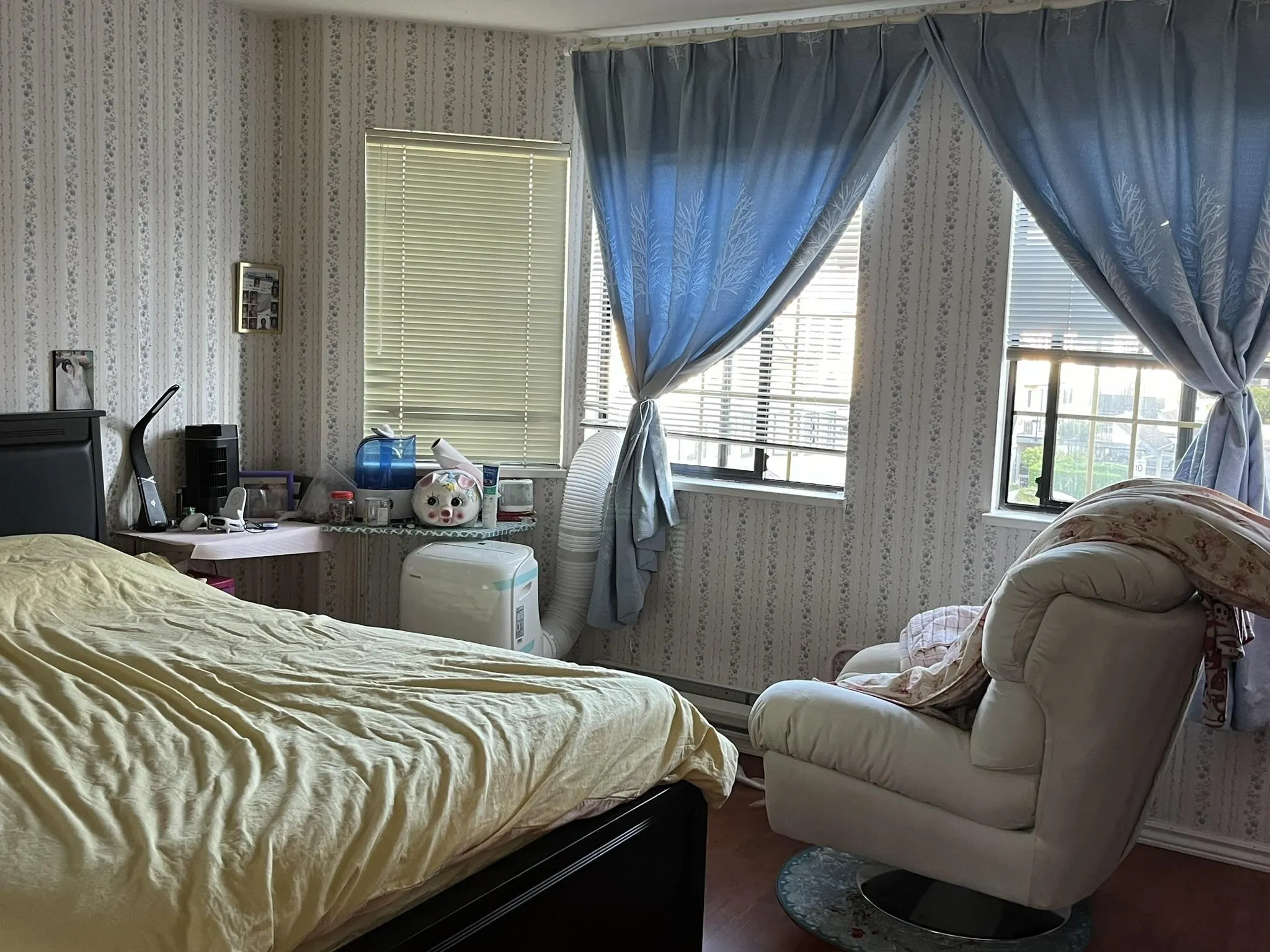 21 8591 Blundell Road