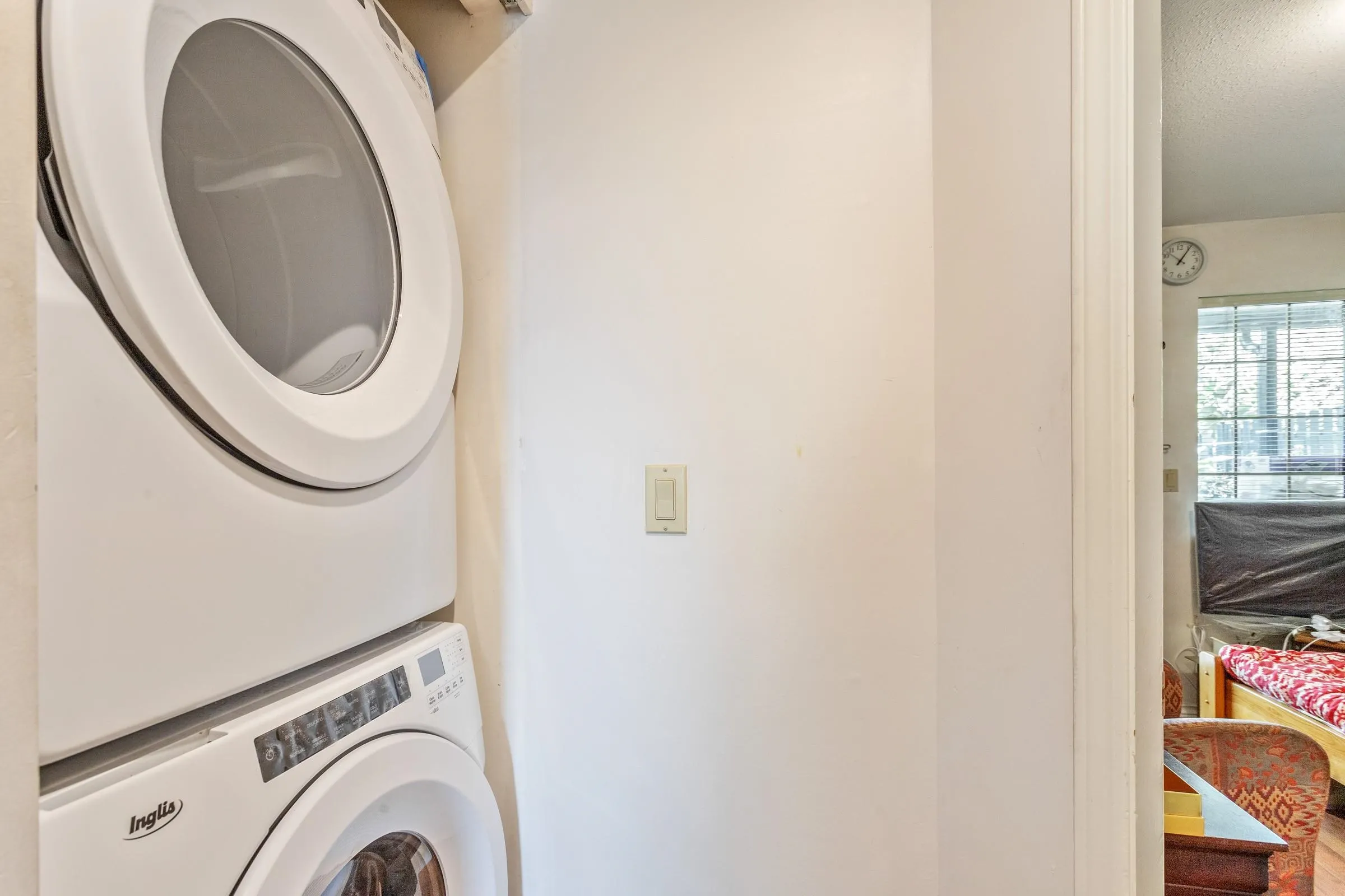 21 8591 Blundell Road