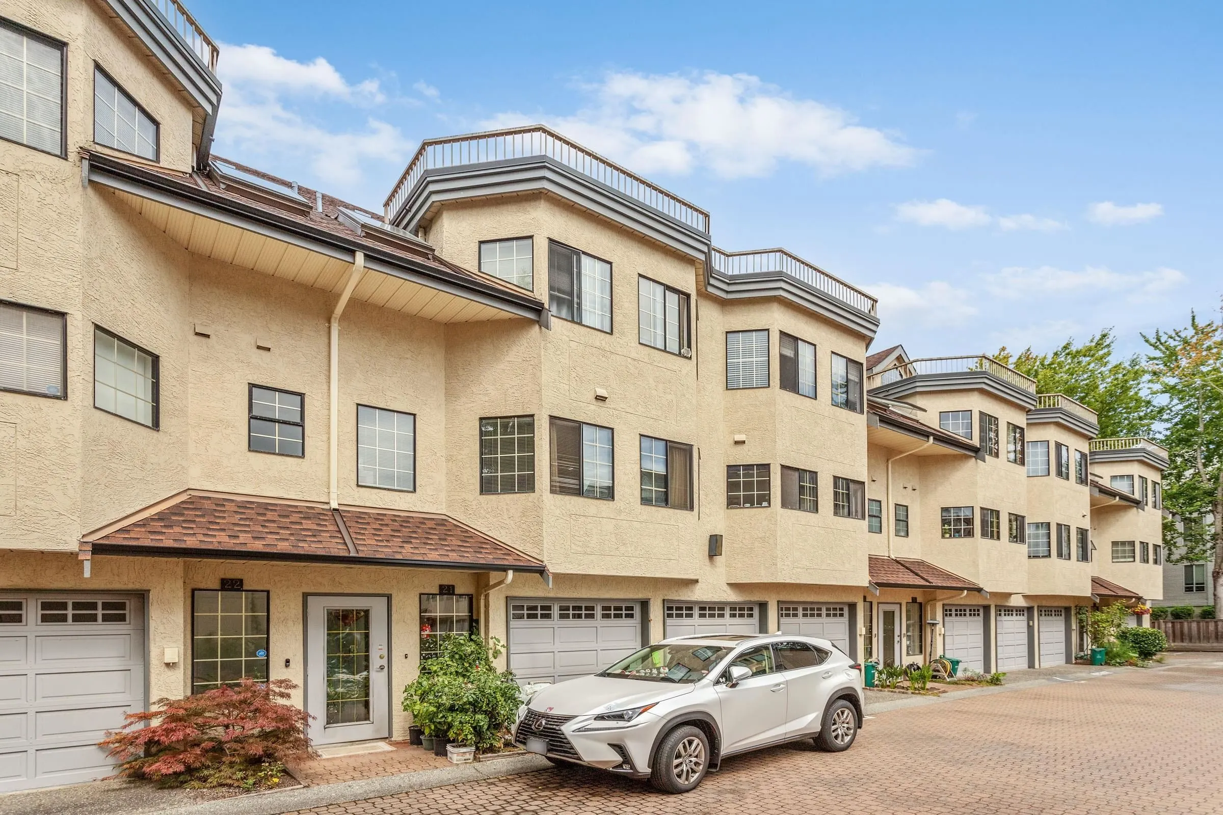 21 8591 Blundell Road