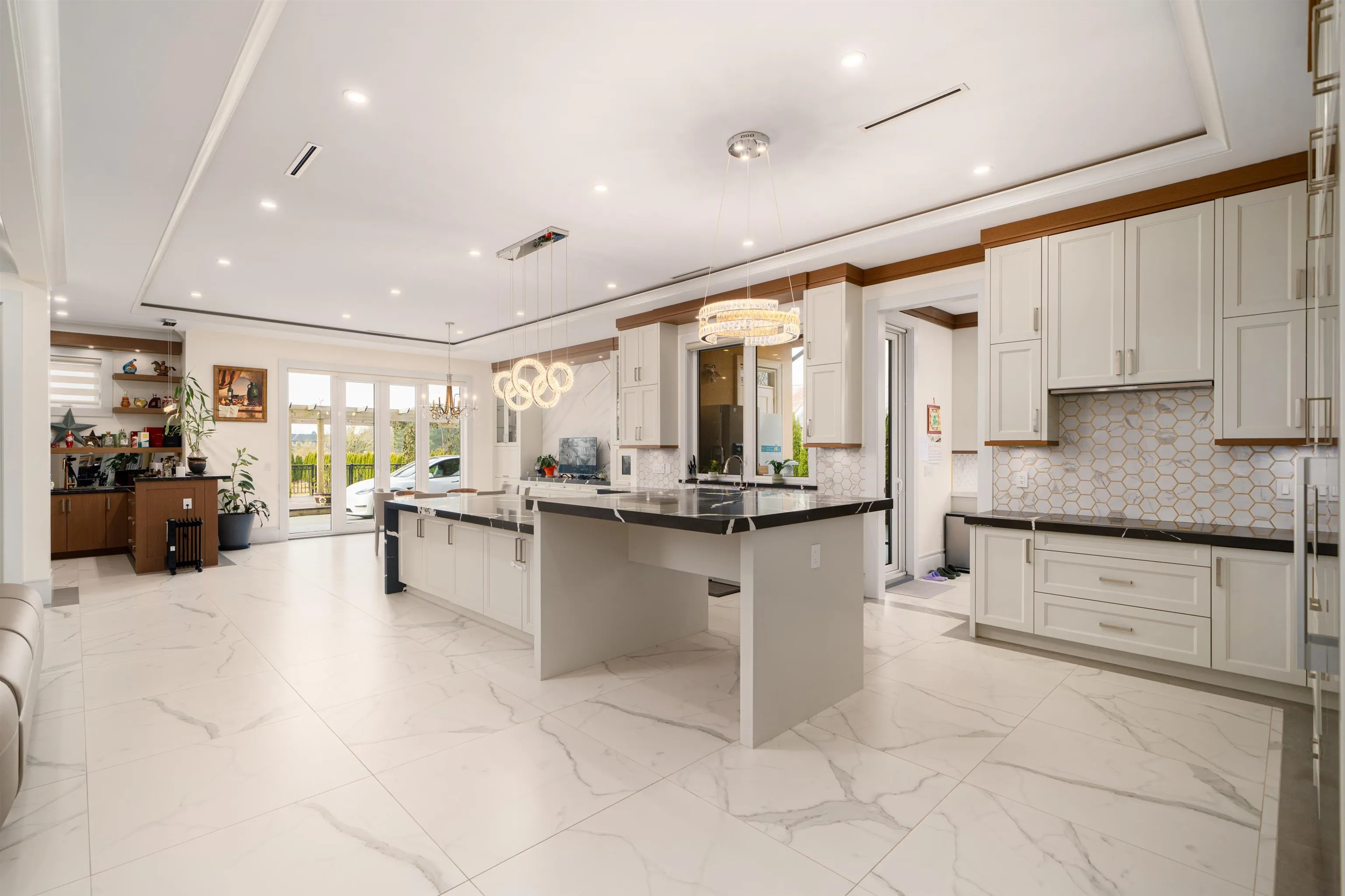10111 No. 6 Road