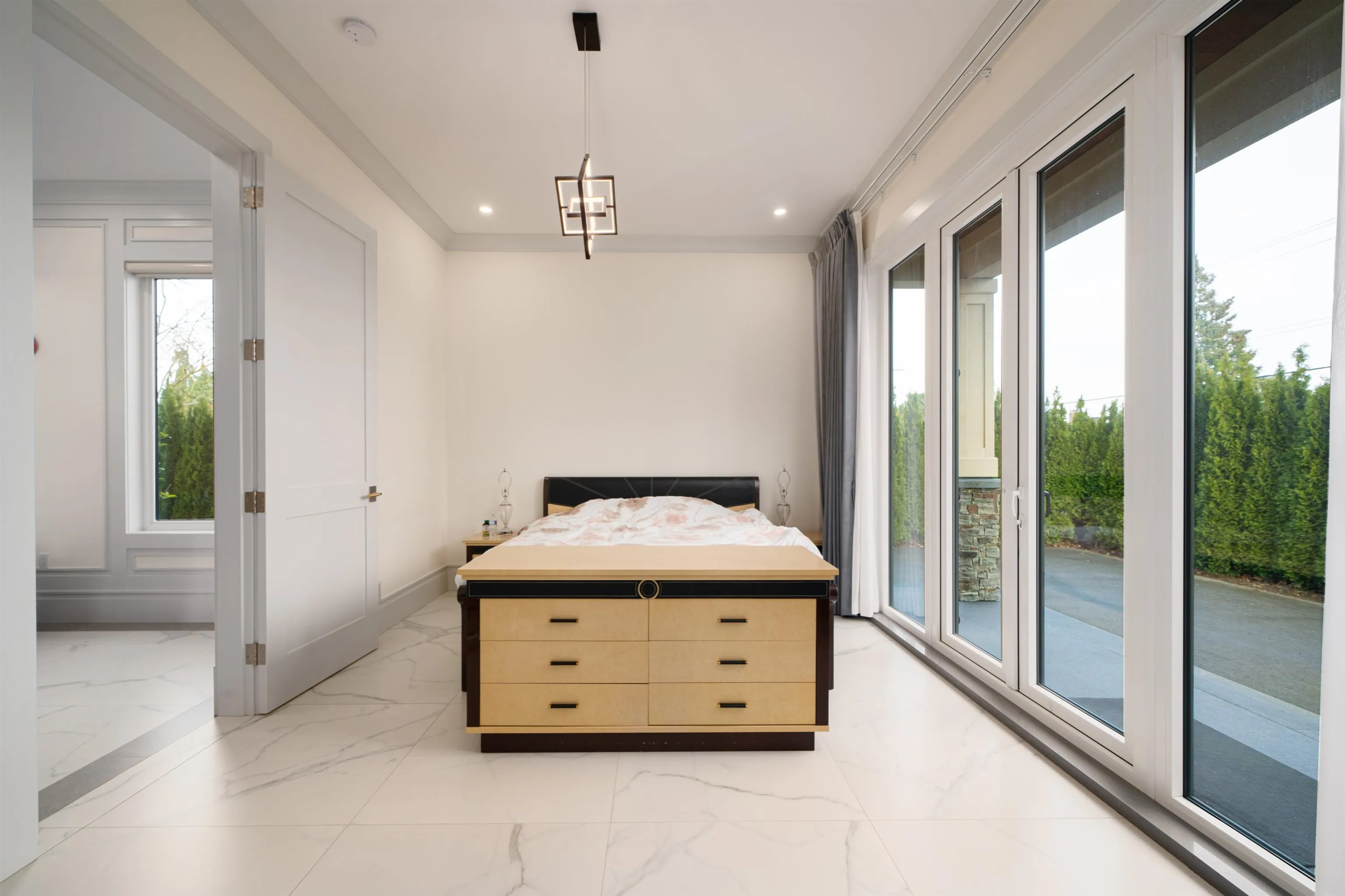 10111 No. 6 Road
