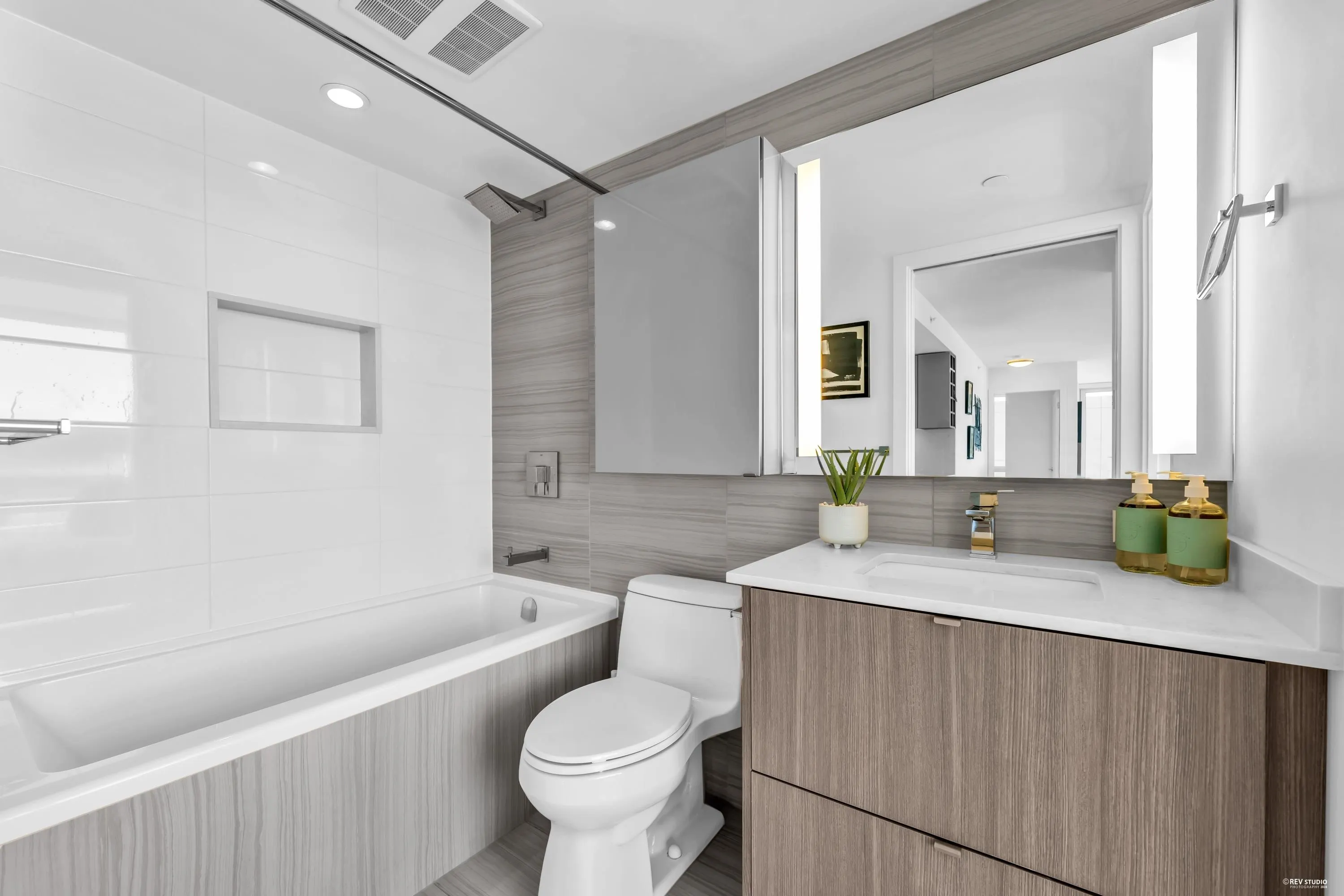 1108 1788 Columbia Street