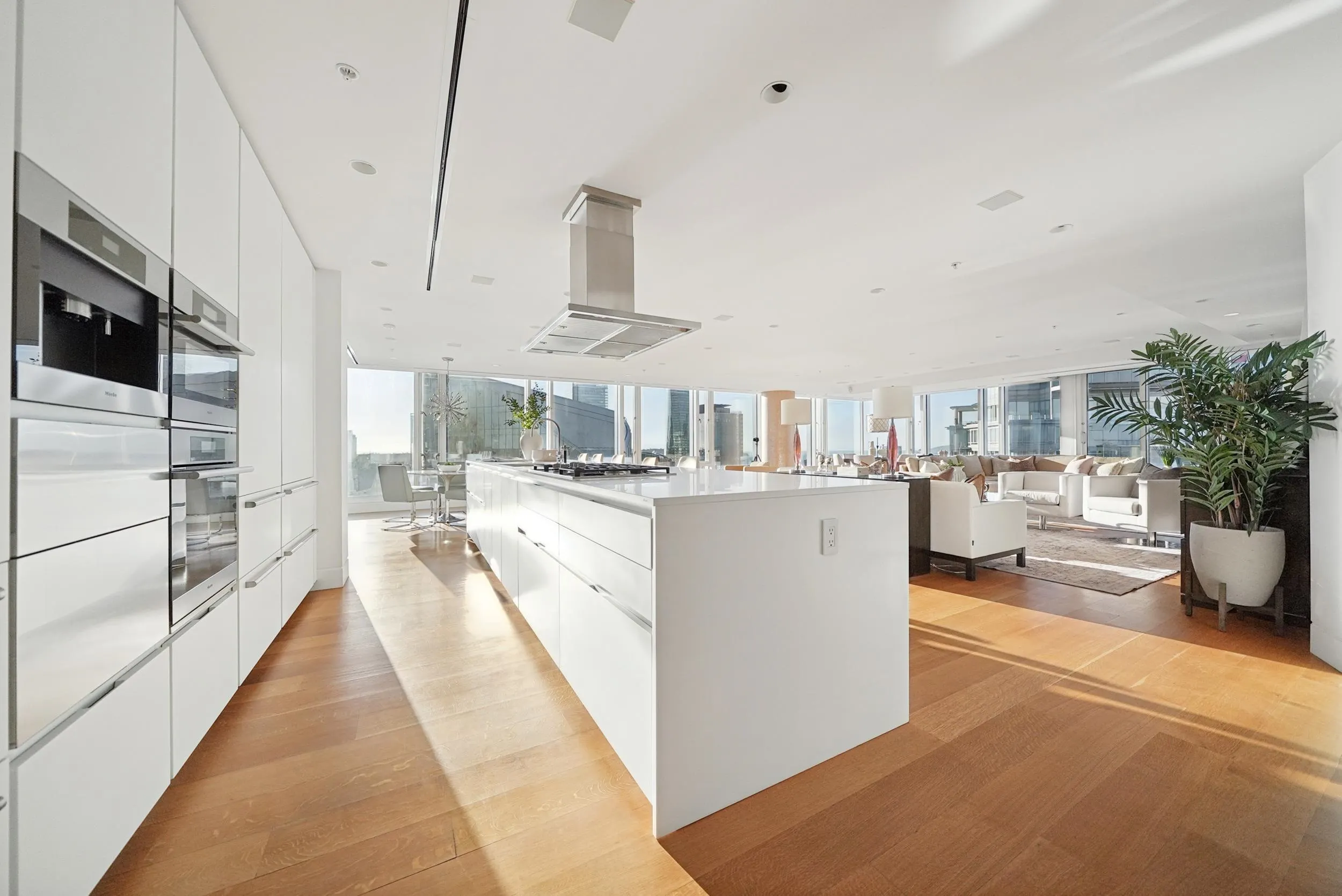 1011 W Cordova Street #4602