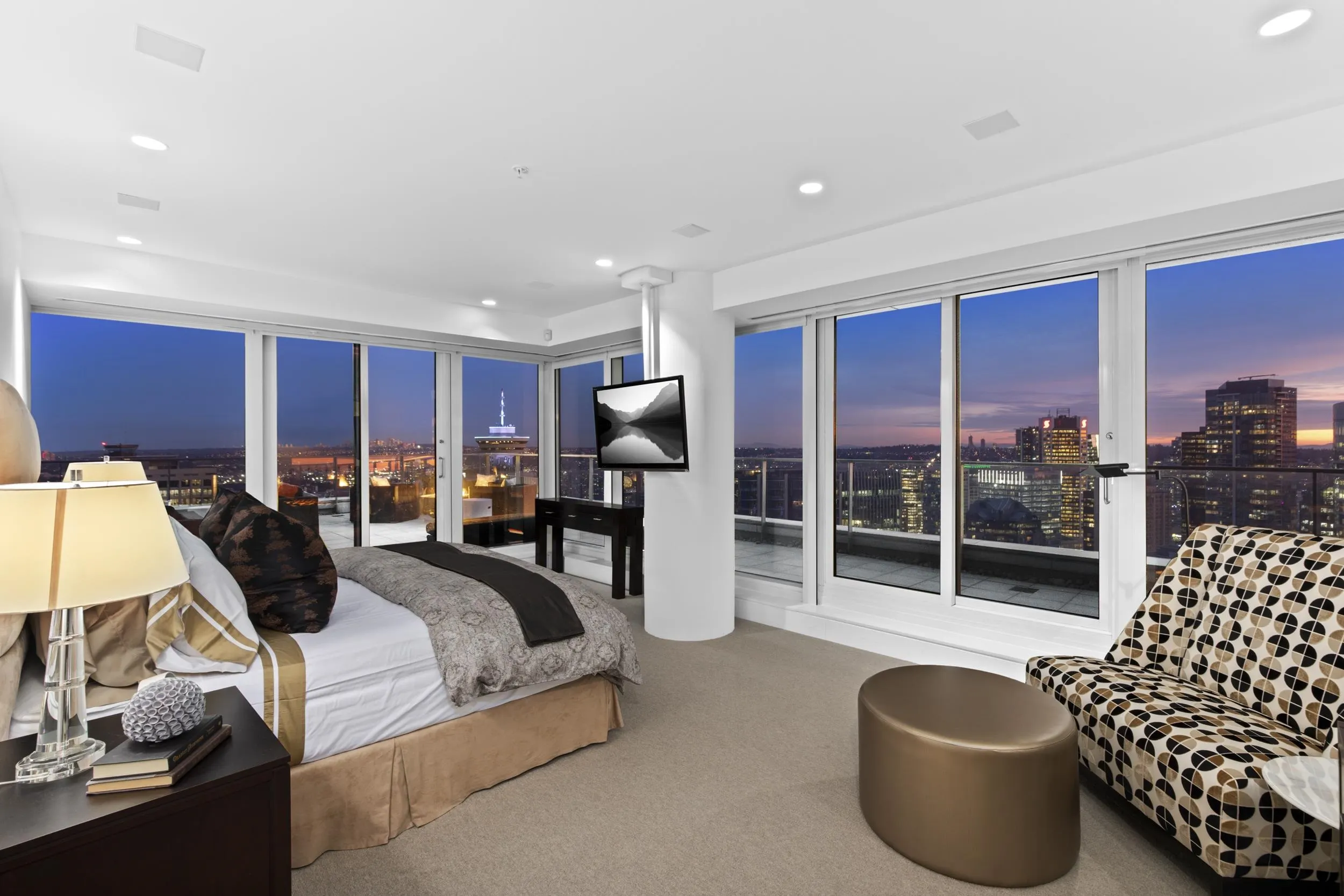 1011 W Cordova Street #4602