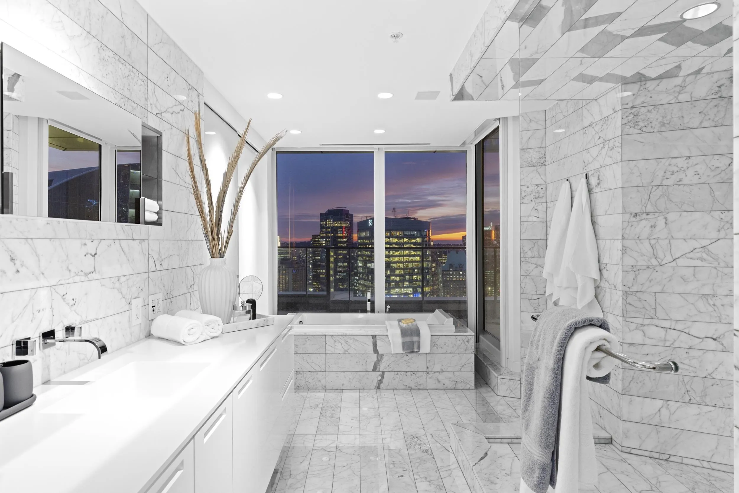 1011 W Cordova Street #4602