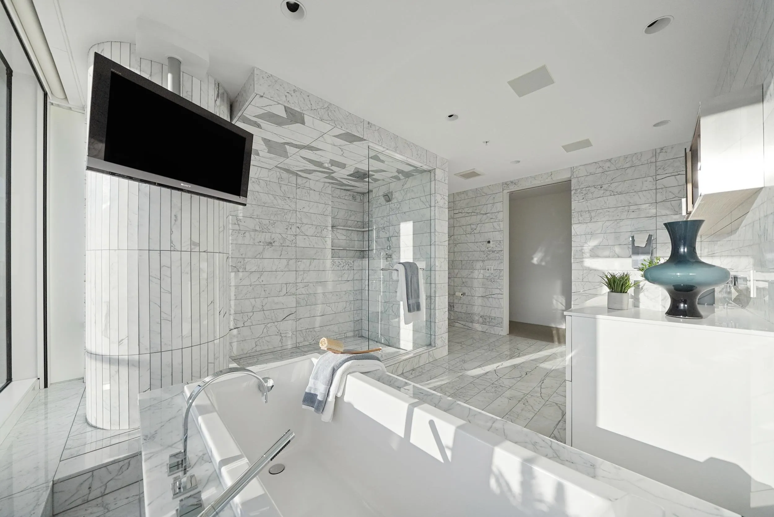 1011 W Cordova Street #4602