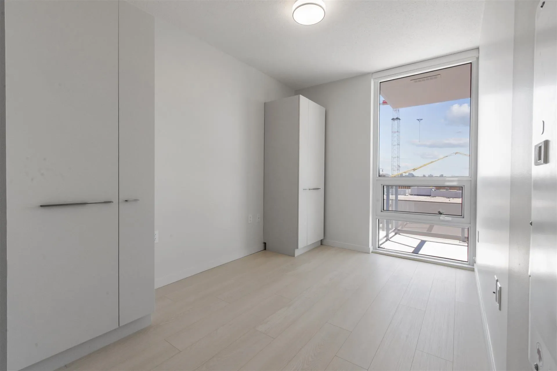 180 E 2nd Avenue #727