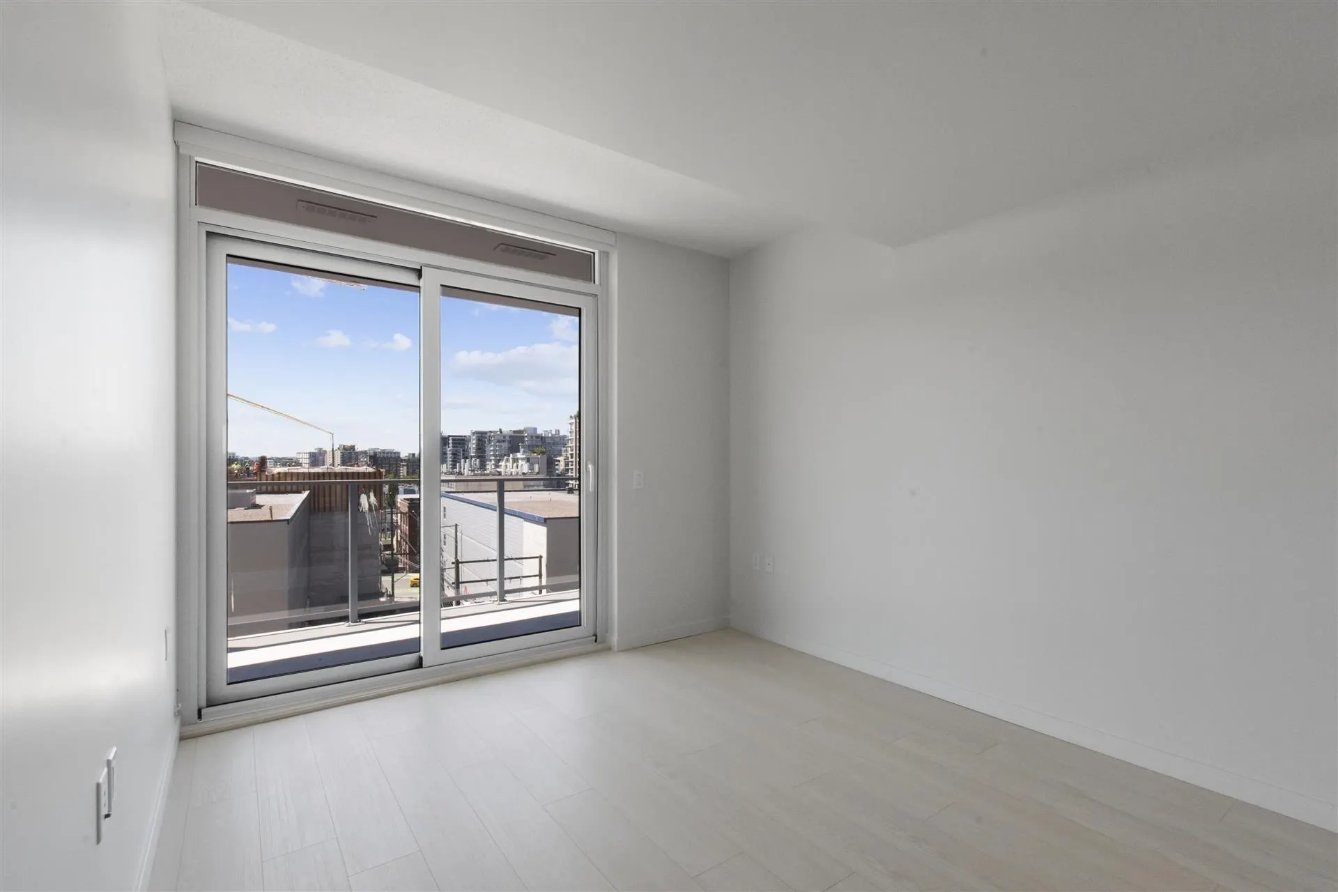 180 E 2nd Avenue #727