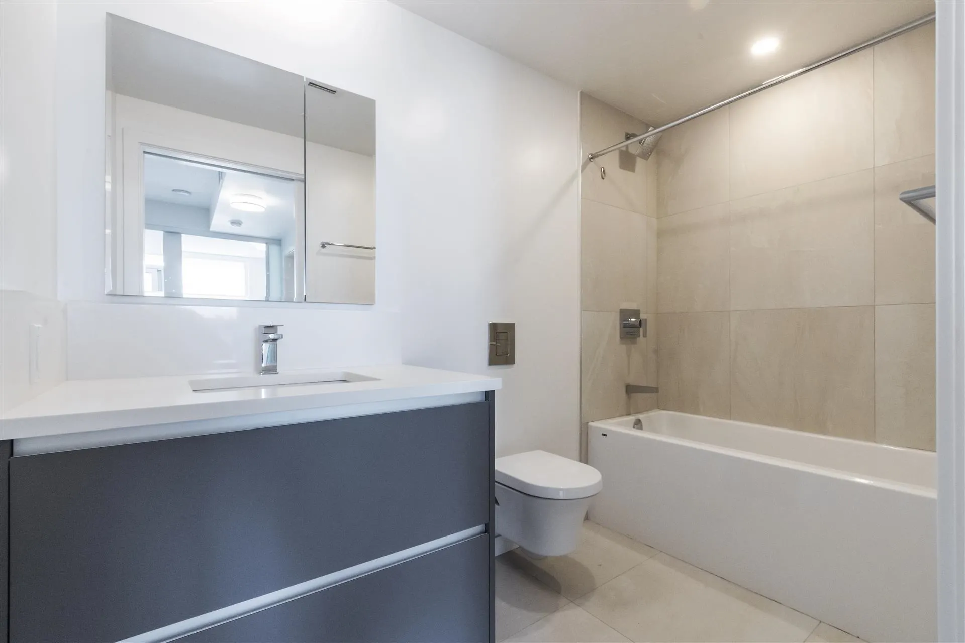 180 E 2nd Avenue #727