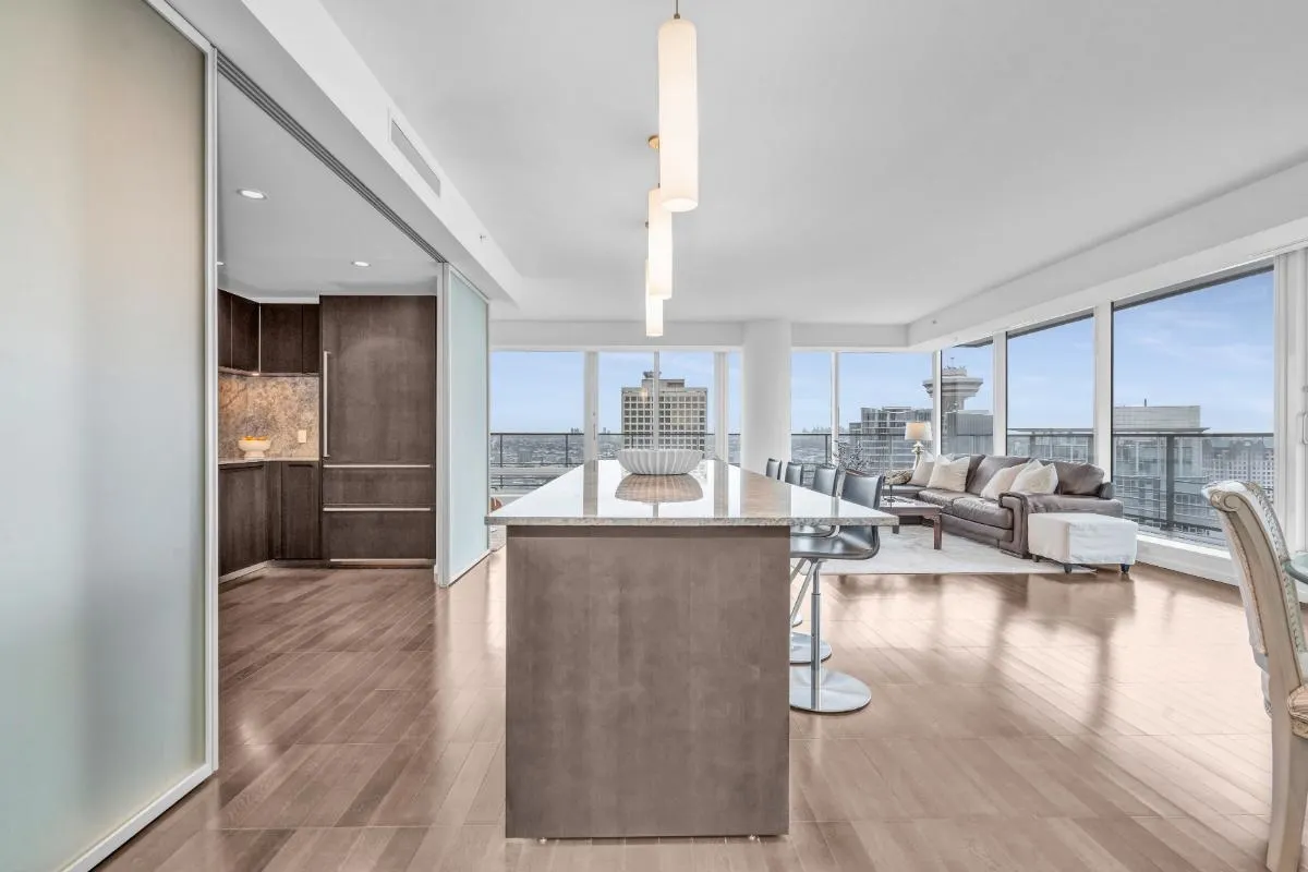 3503 1011 W Cordova Street