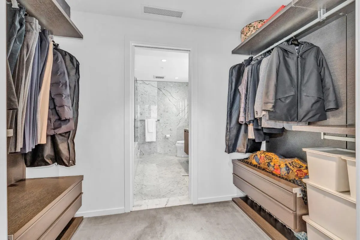 3503 1011 W Cordova Street