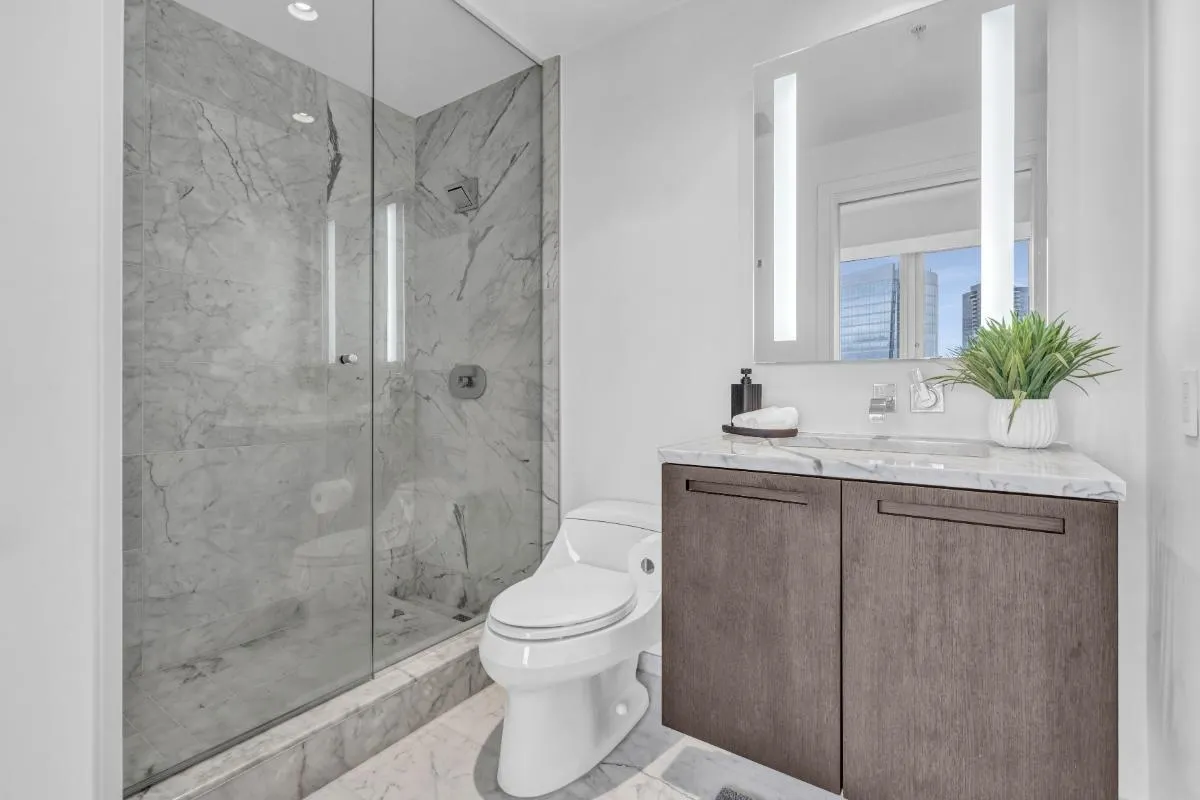 3503 1011 W Cordova Street