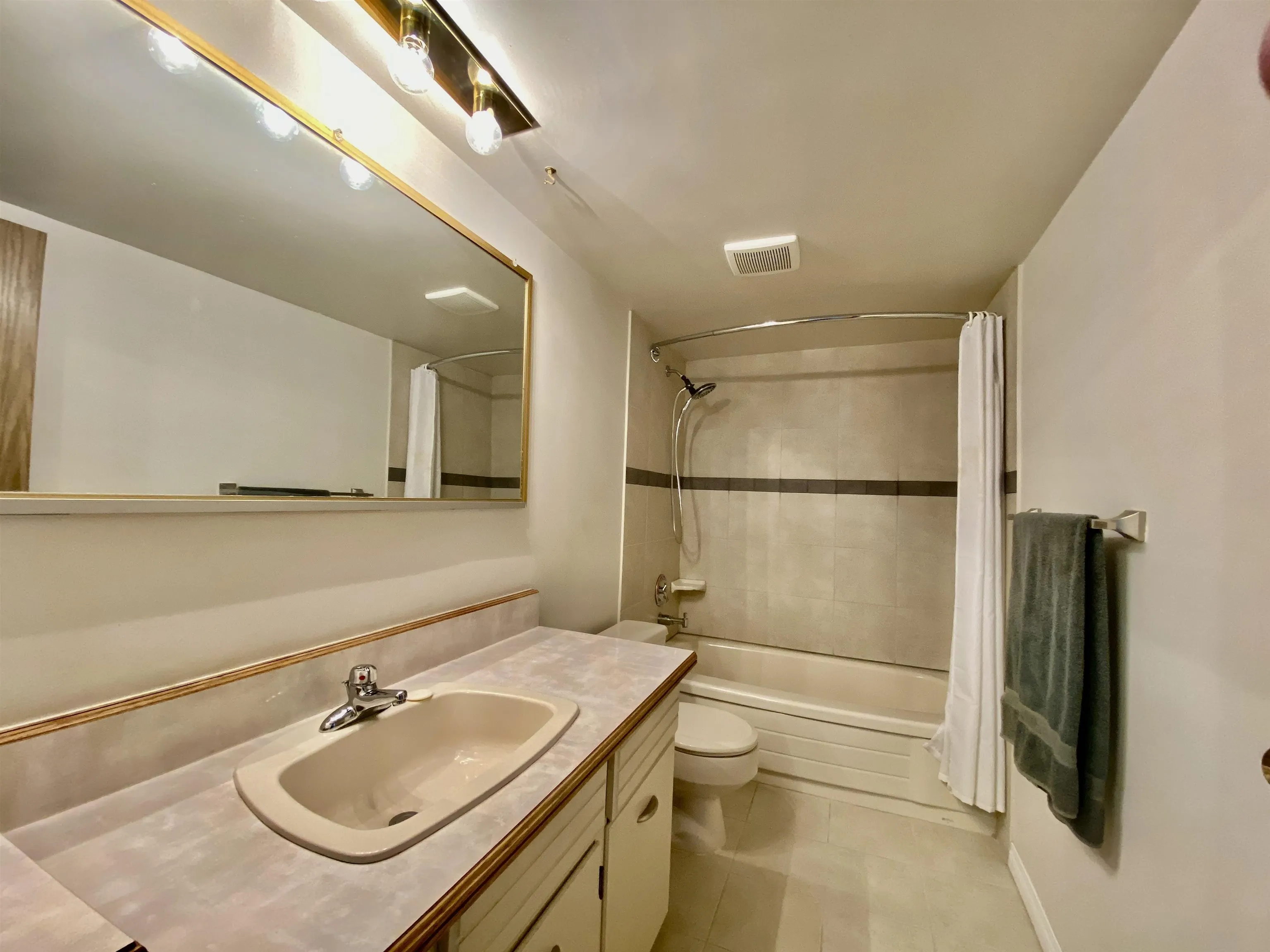 1408 6651 Minoru Boulevard