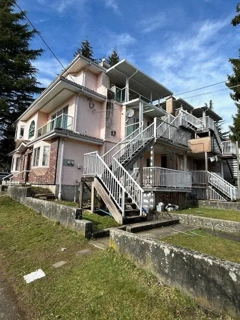 3 E 43rd Avenue
