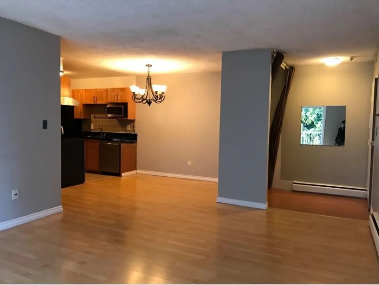 308 7240 Lindsay Road