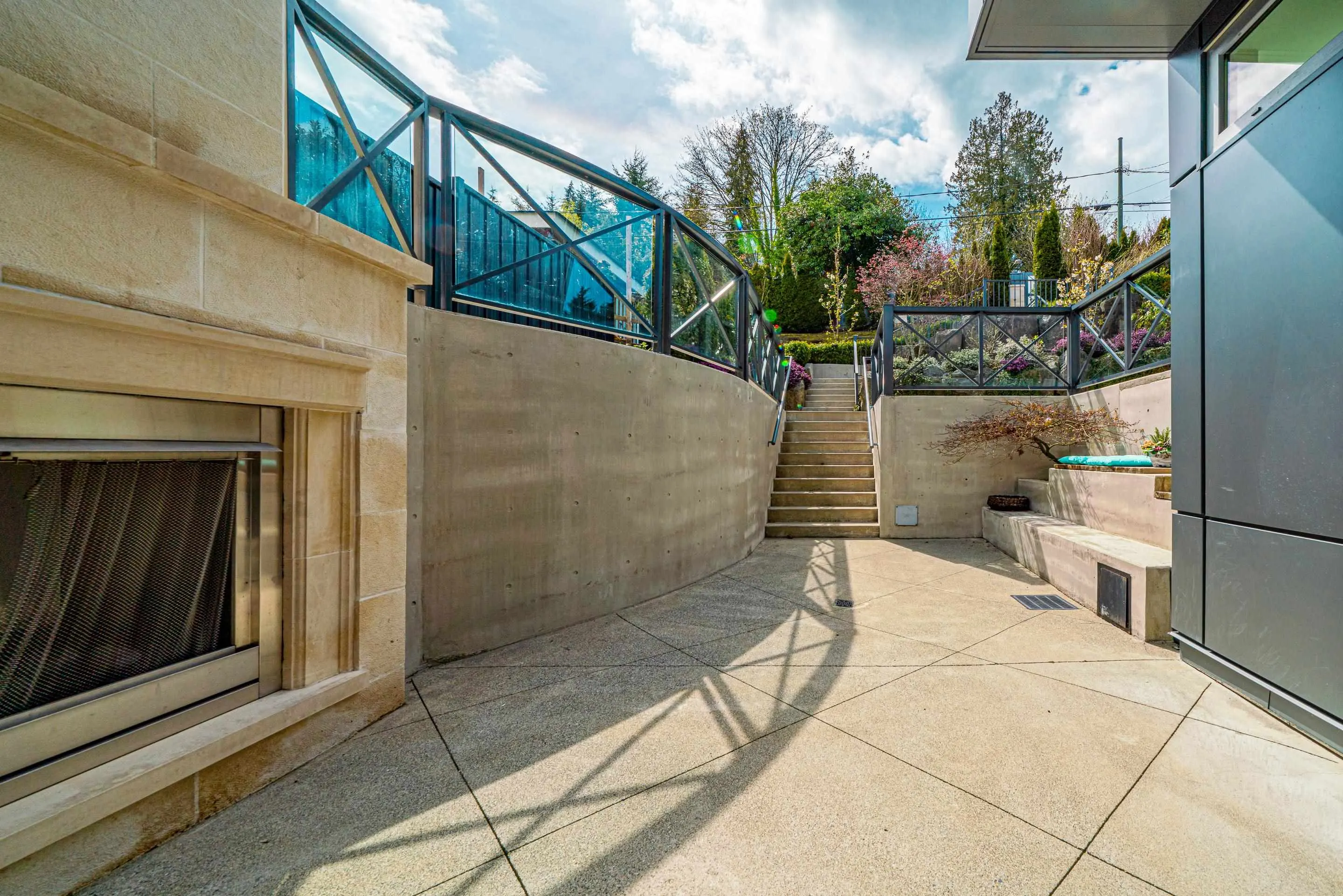 4350 Locarno Crescent
