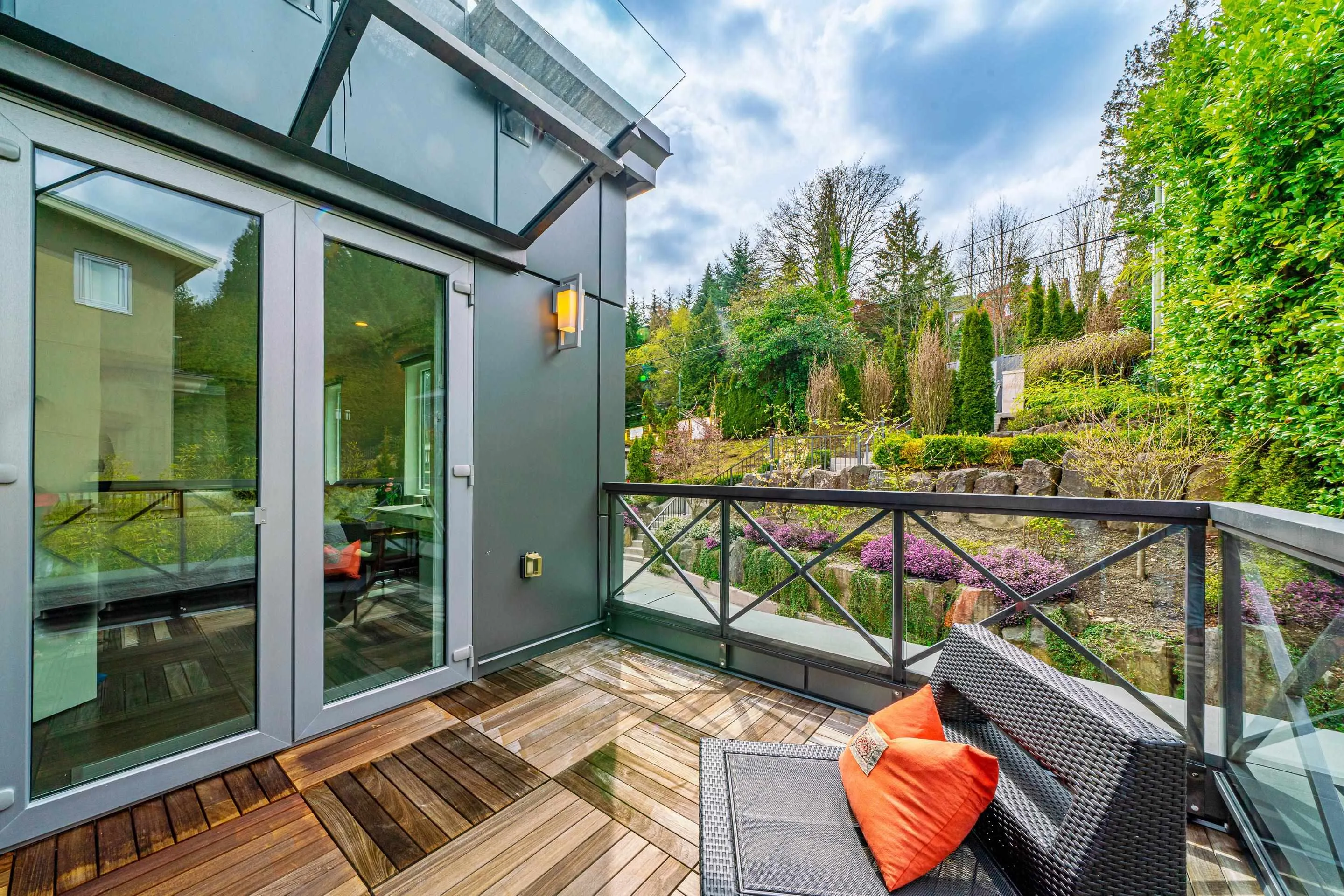 4350 Locarno Crescent