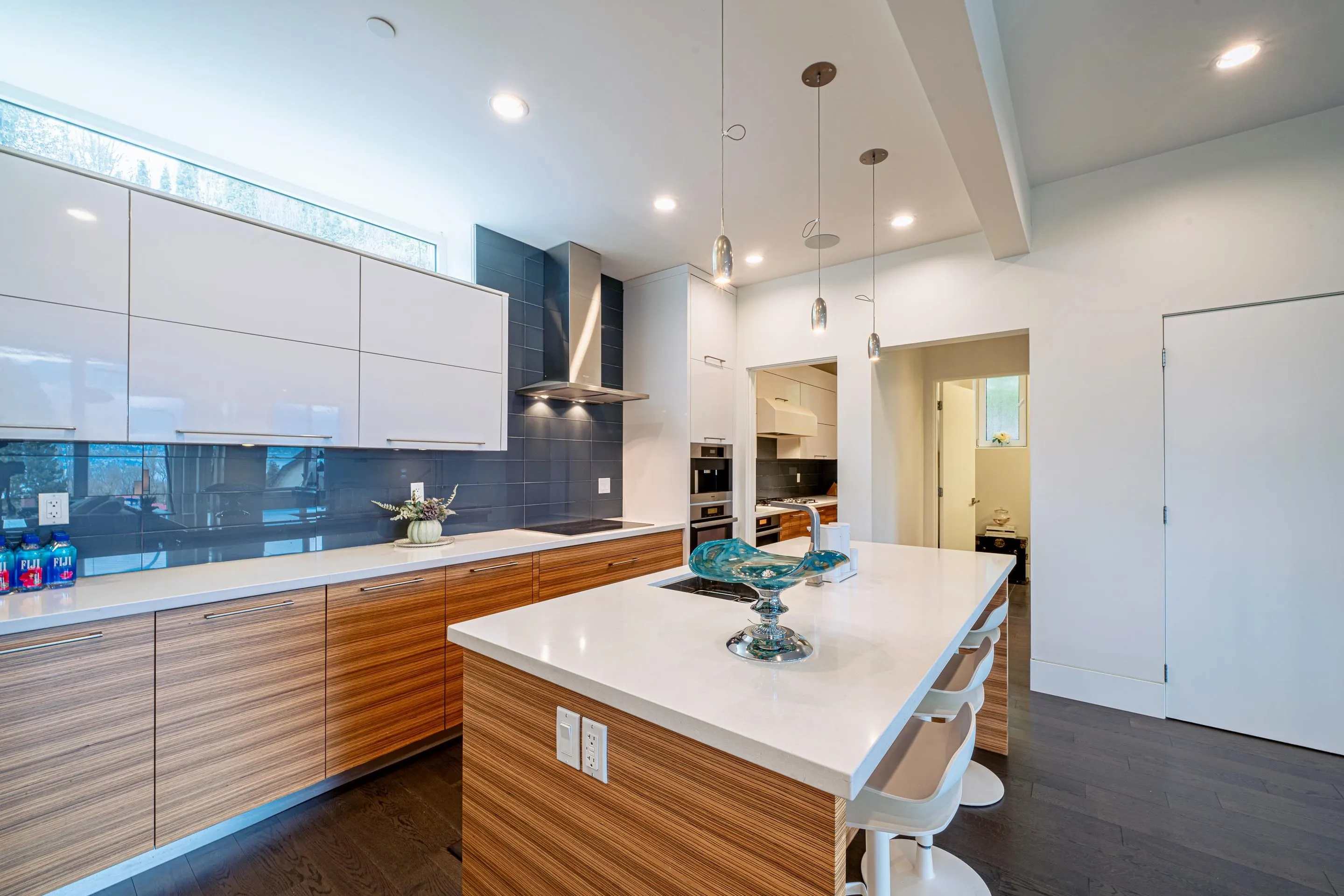 4350 Locarno Crescent