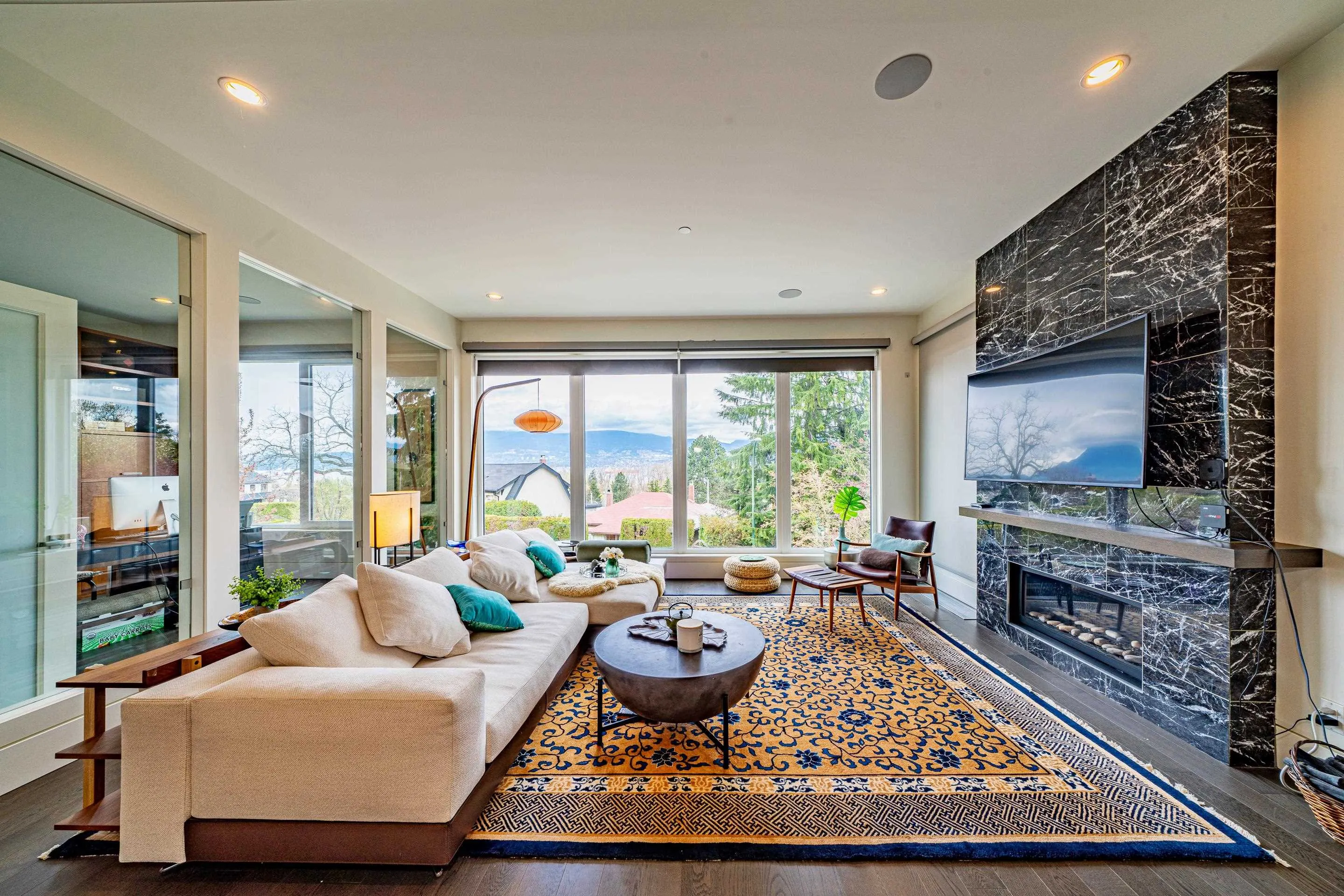 4350 Locarno Crescent
