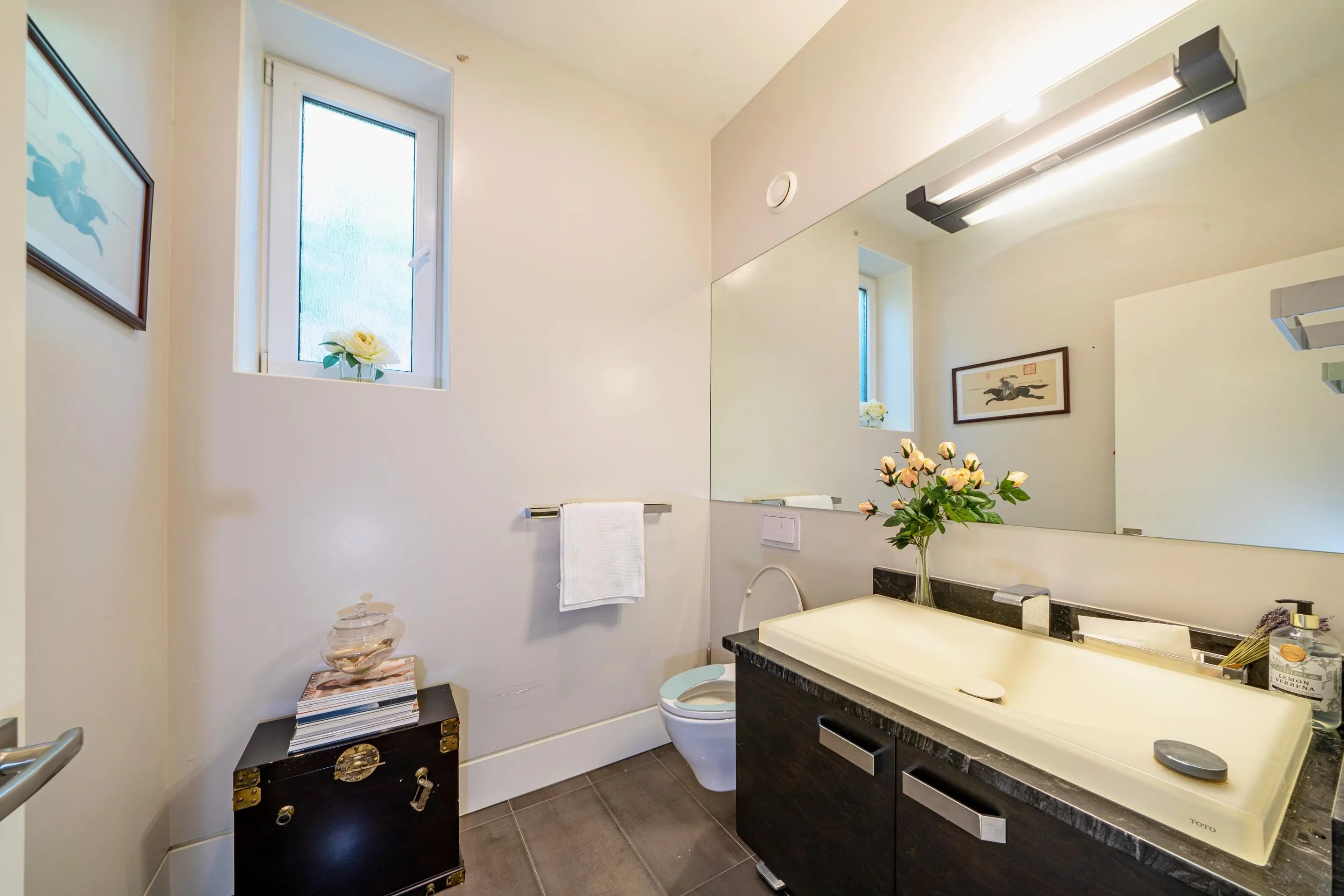 4350 Locarno Crescent