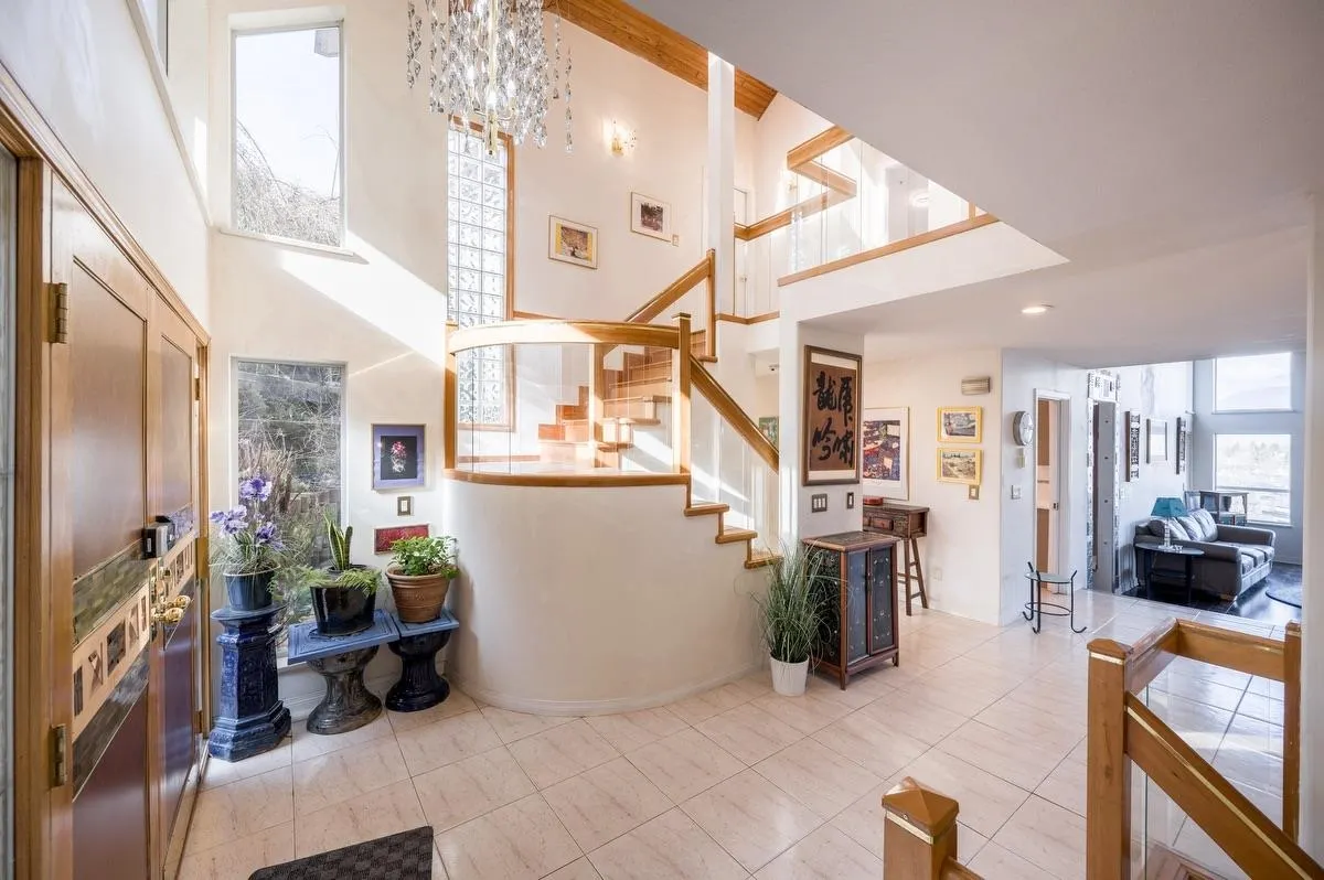 4628 Puget Drive