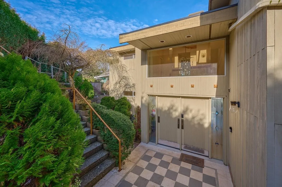 4628 Puget Drive