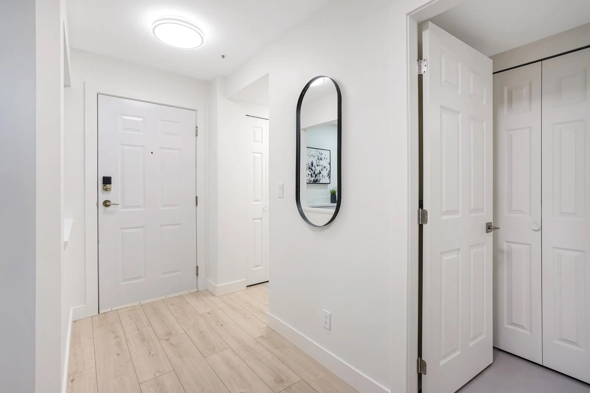 13870 70 Avenue #201