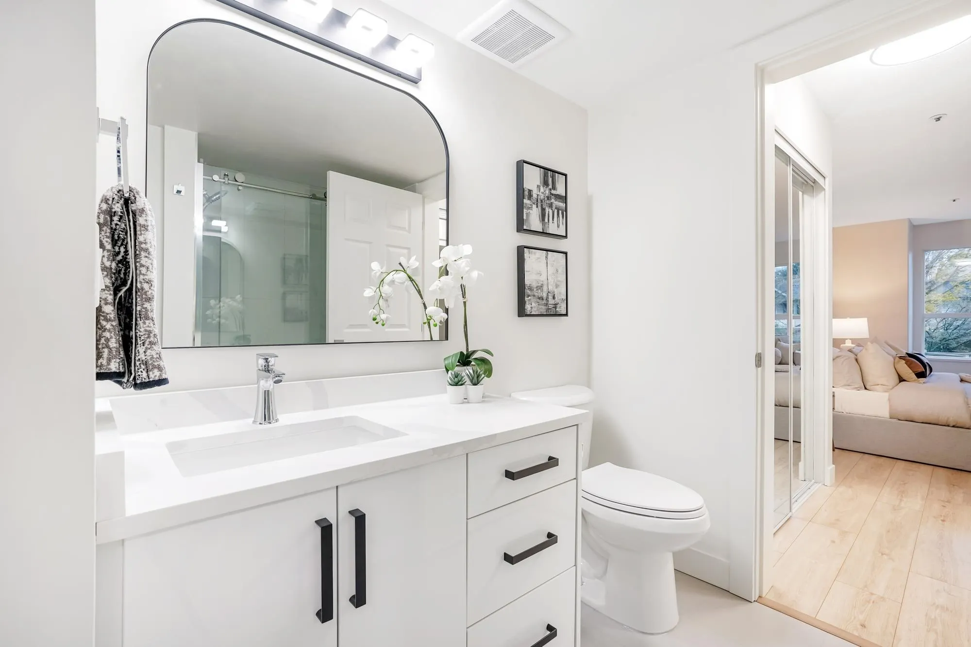 13870 70 Avenue #201