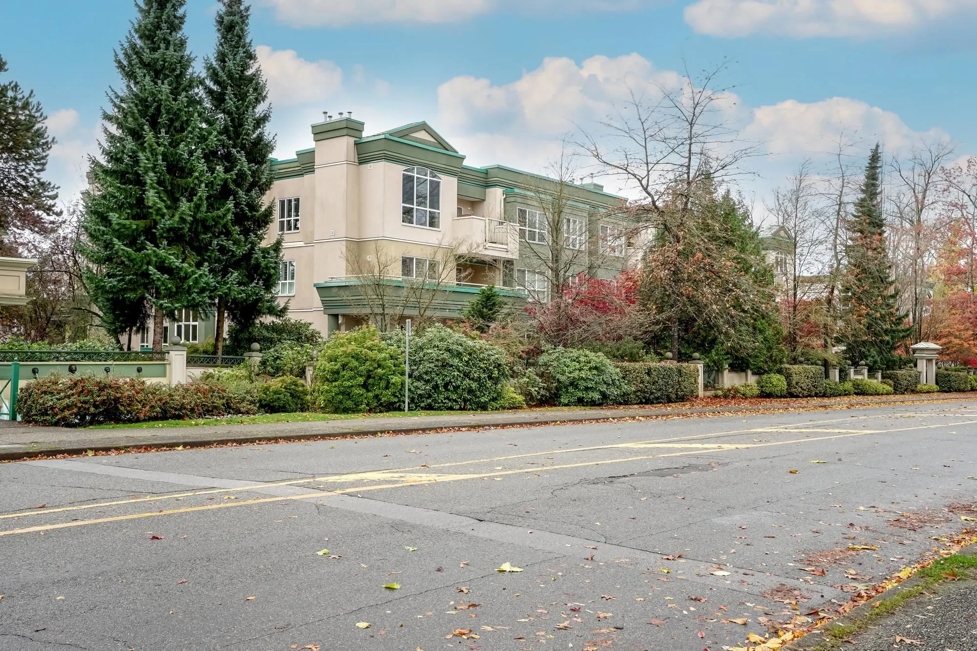 13870 70 Avenue #201