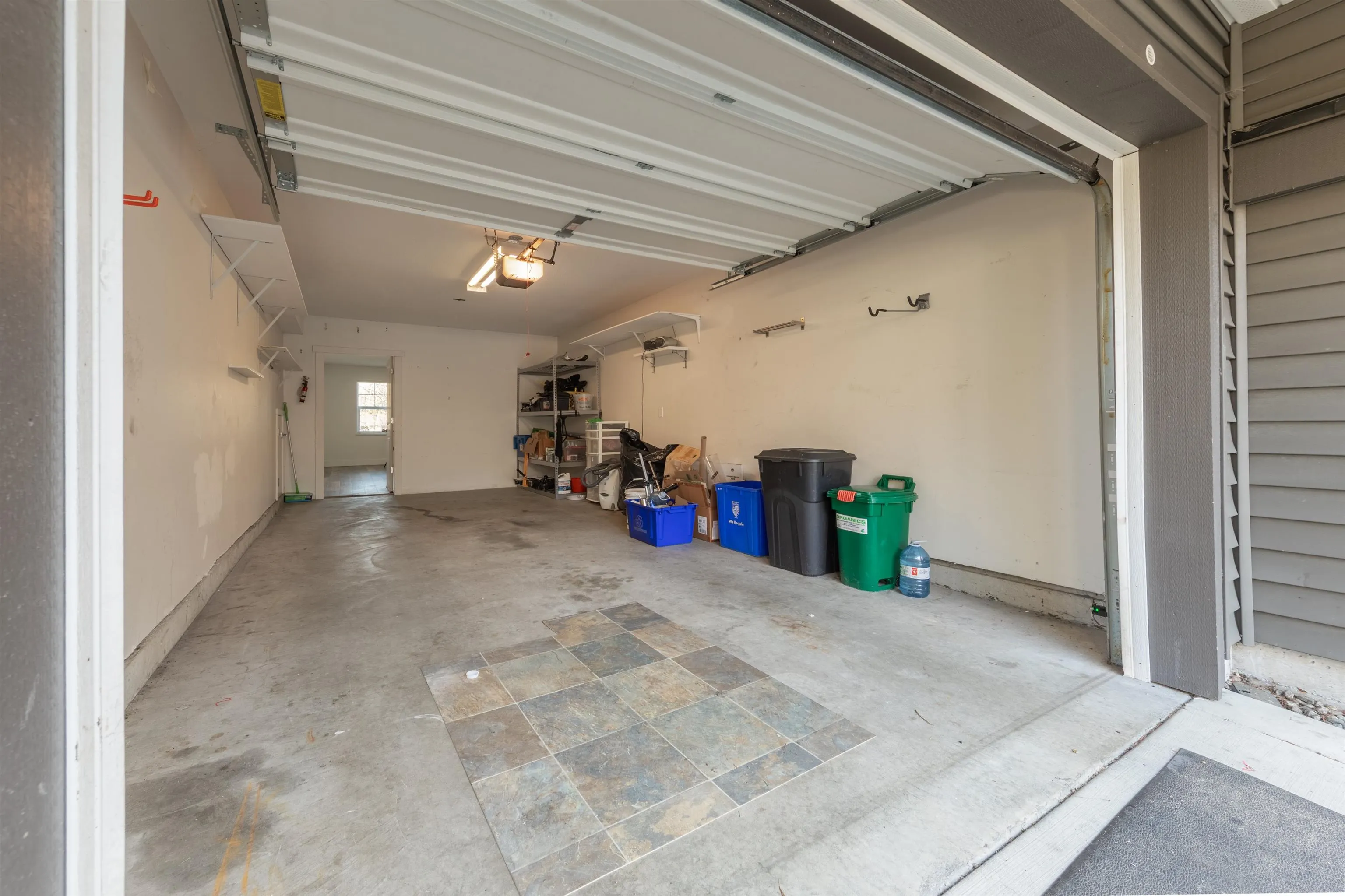 14 15788 104 Avenue