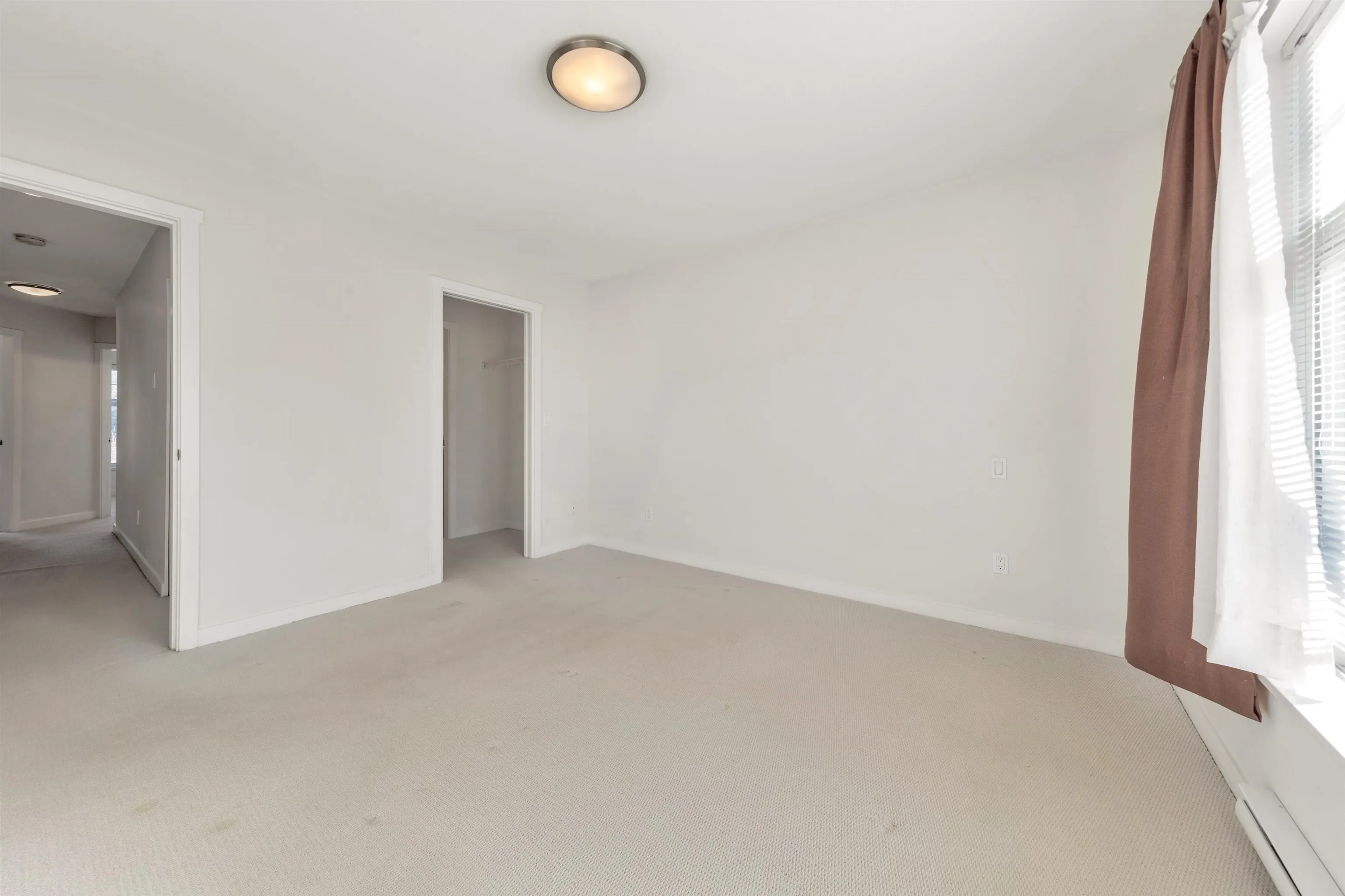 14 15788 104 Avenue