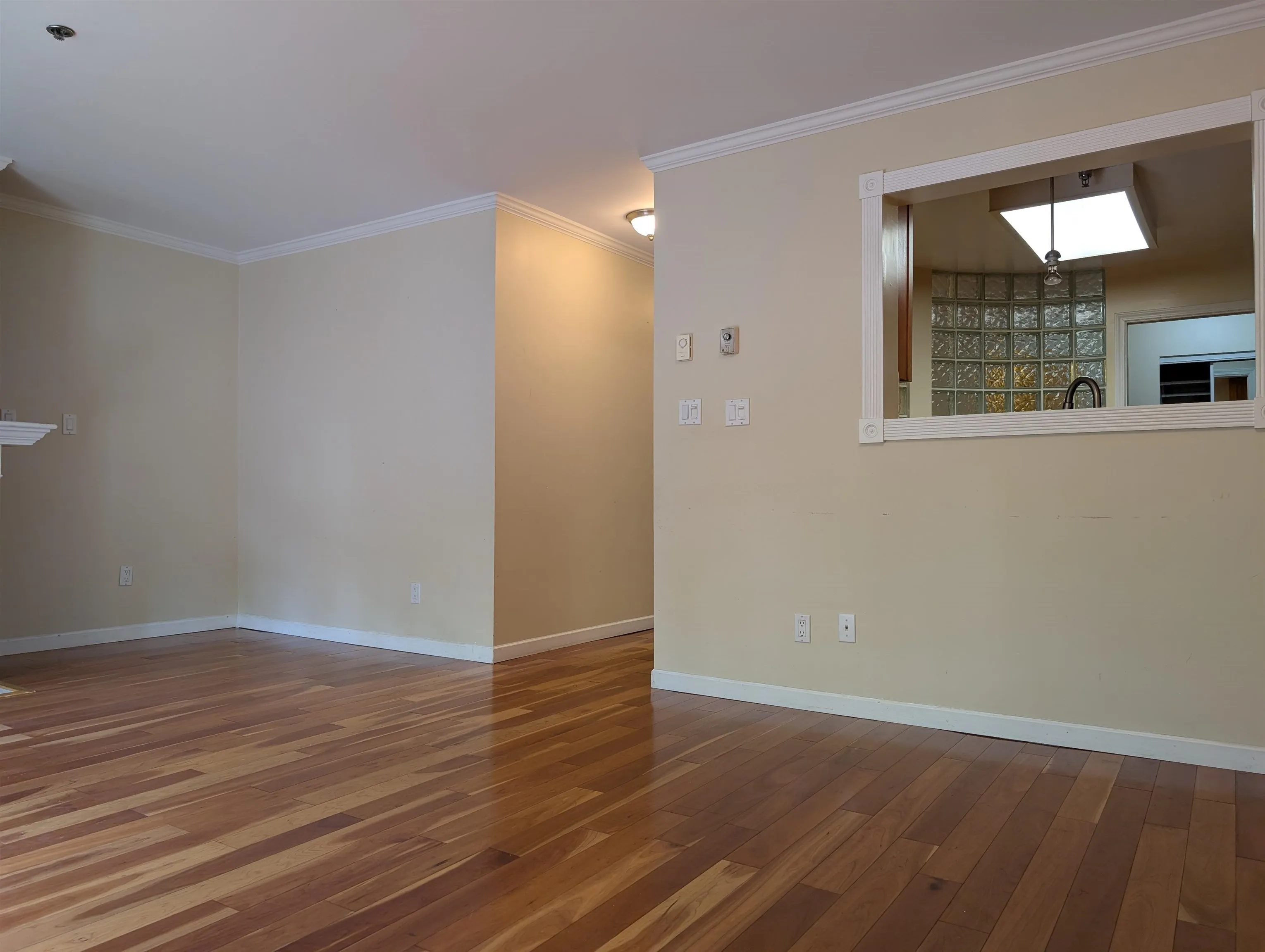 104 5880 Hampton Place