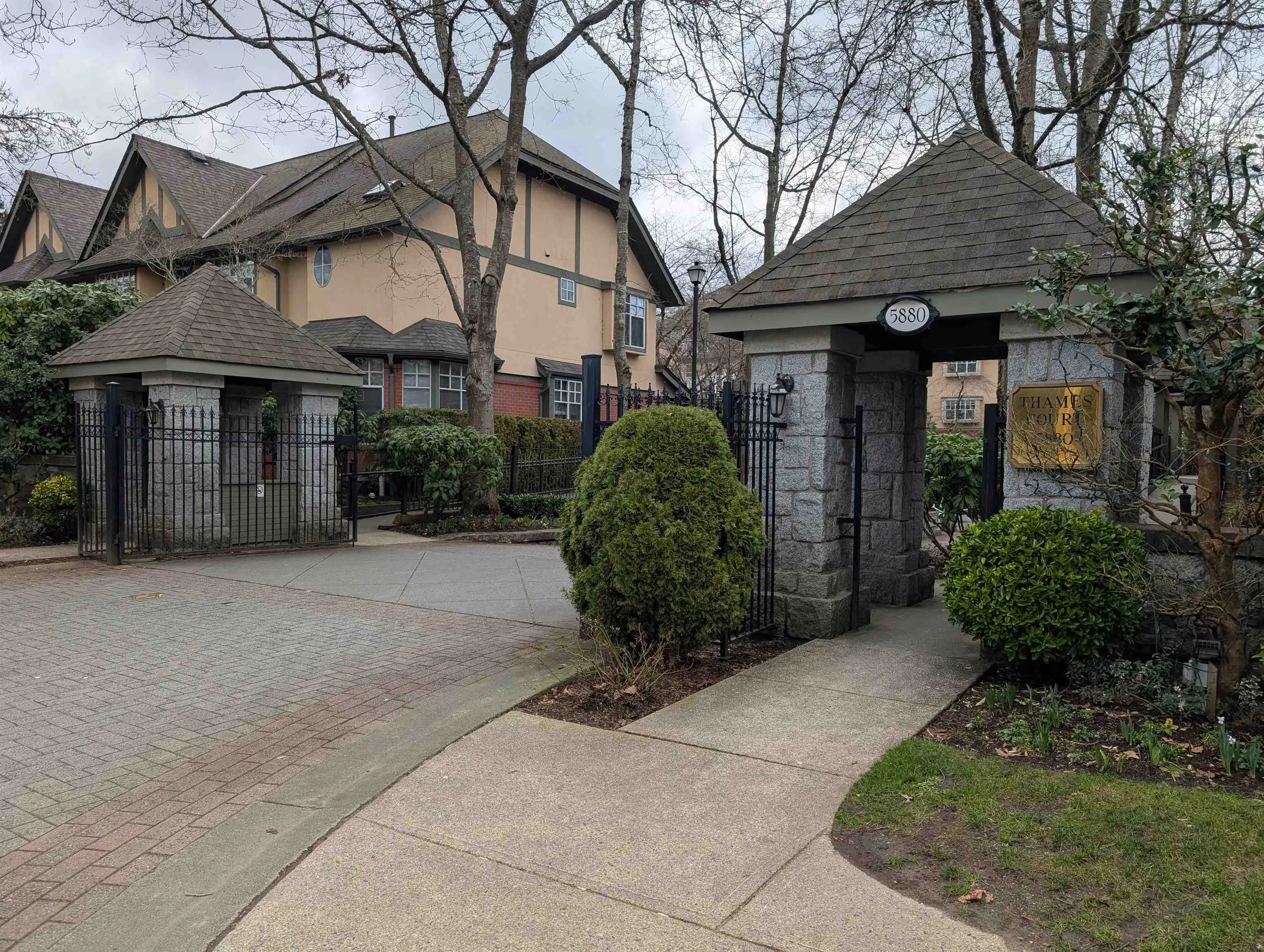 104 5880 Hampton Place
