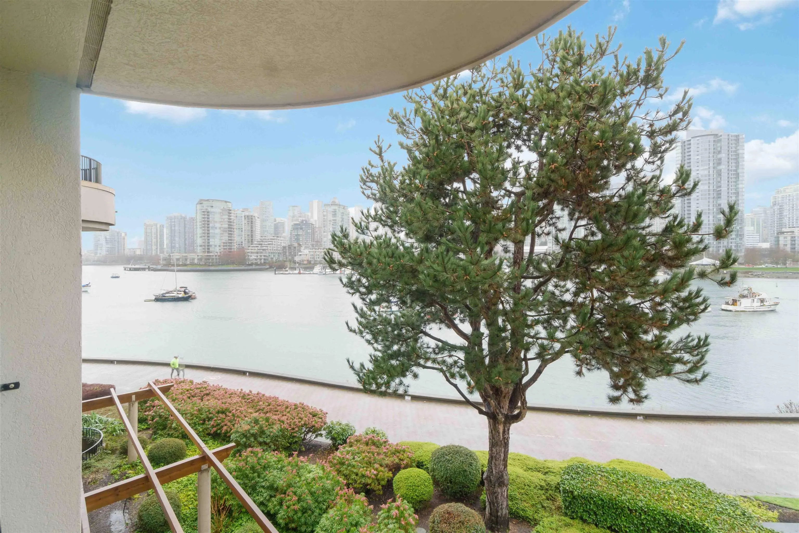 311 1859 Spyglass Place