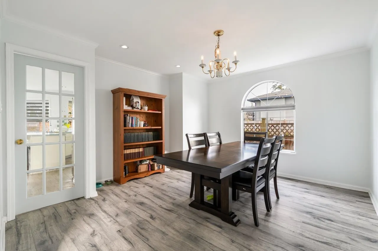5571 Forsyth Crescent
