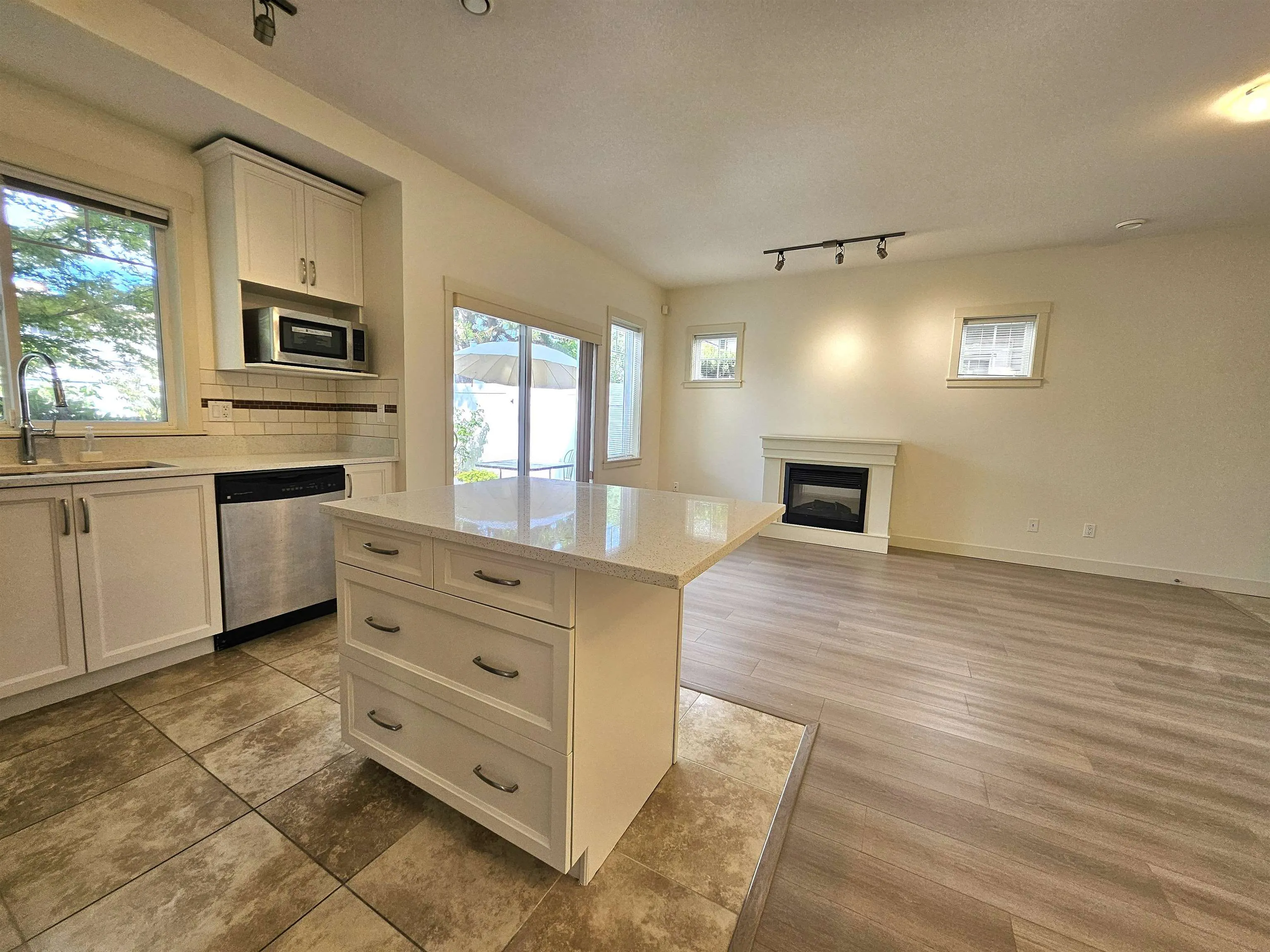 34 11393 Steveston Highway
