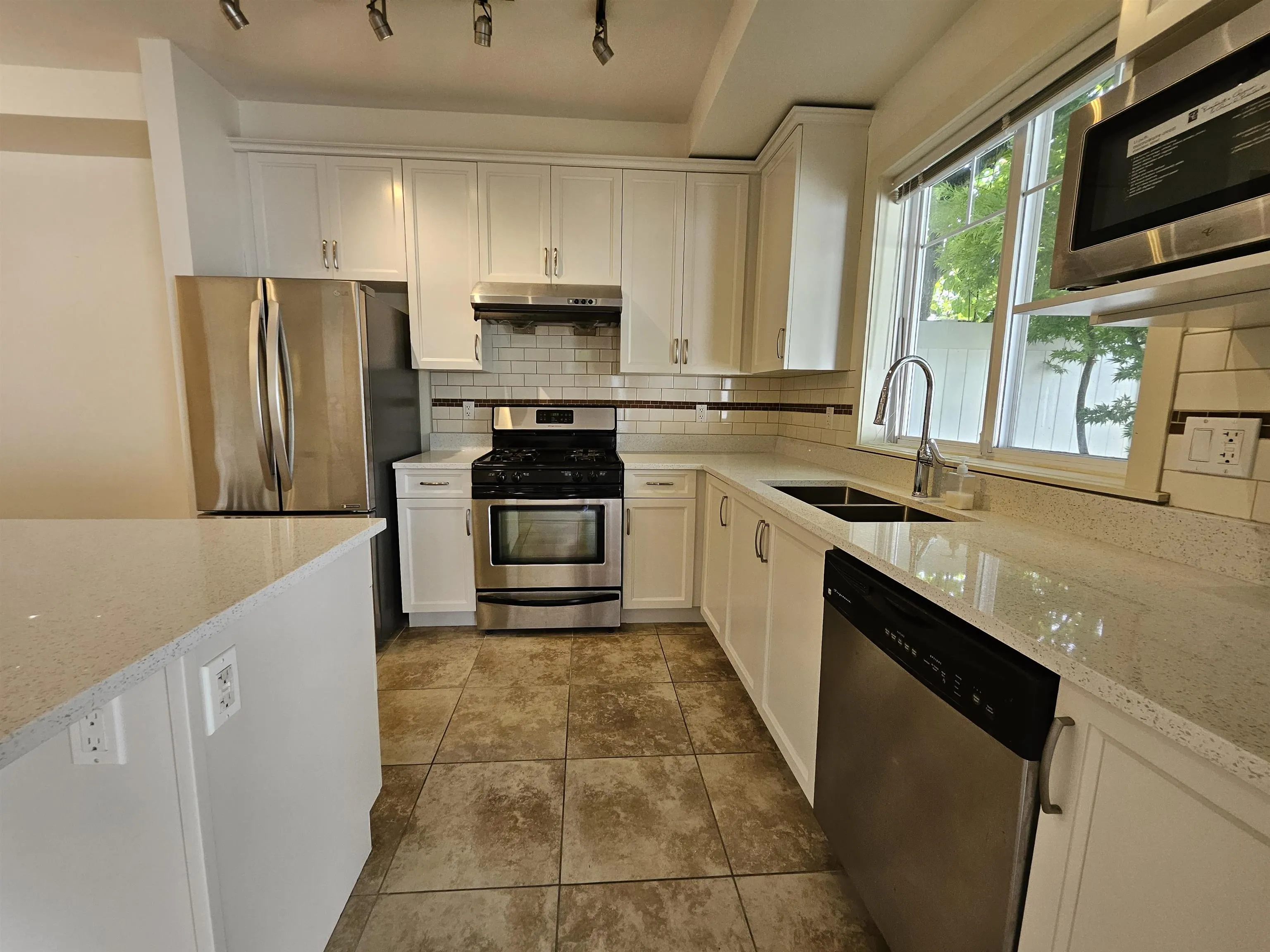 34 11393 Steveston Highway