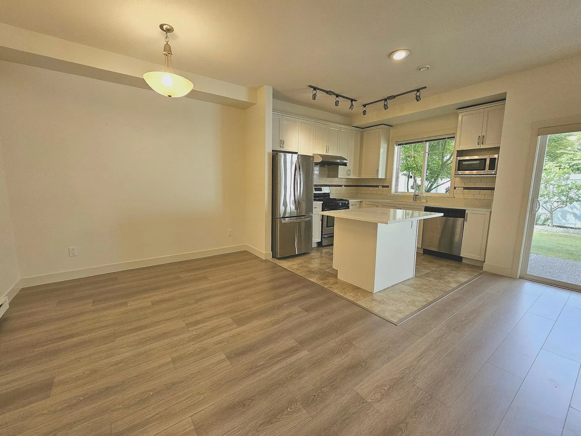 34 11393 Steveston Highway