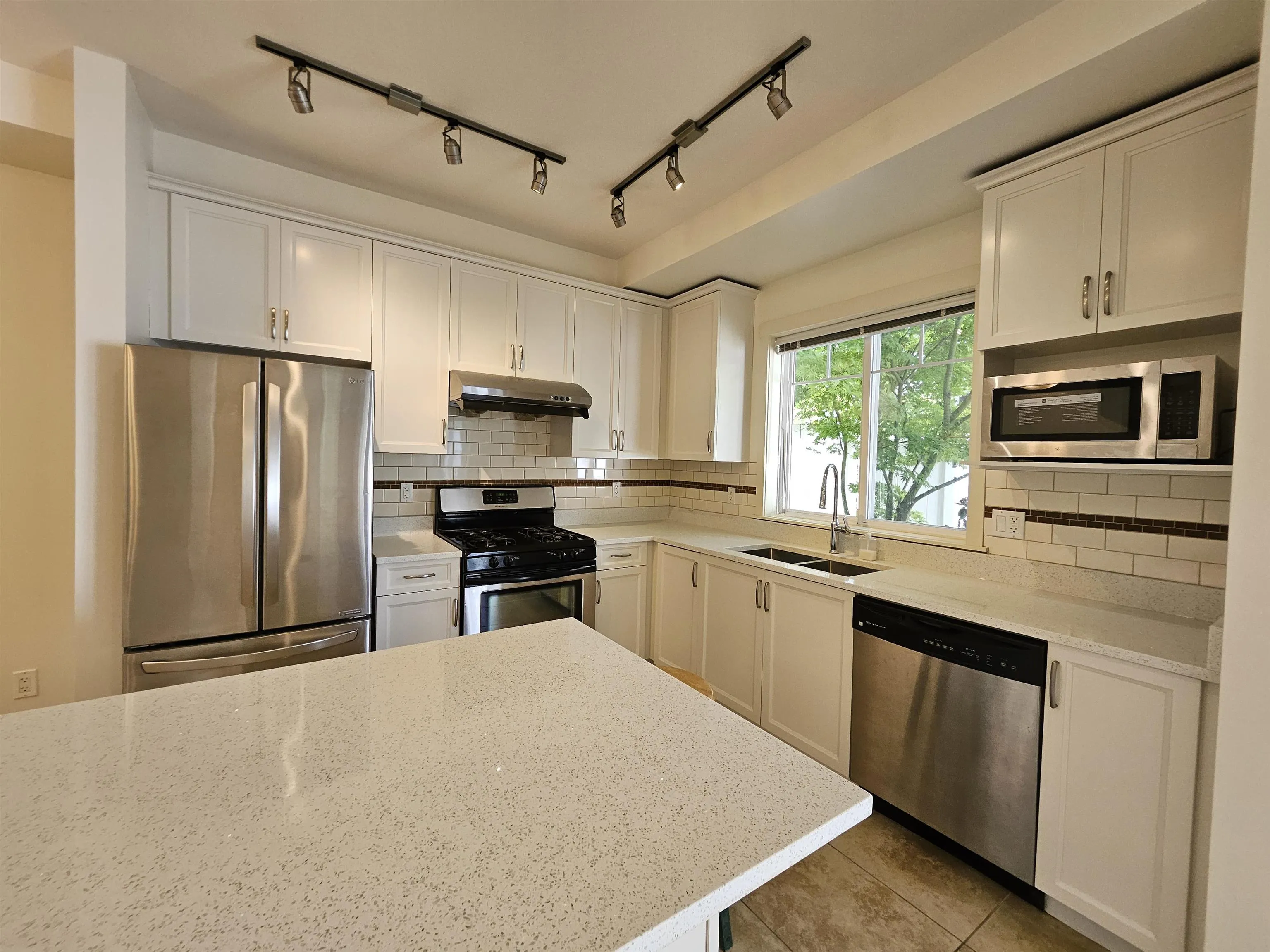 34 11393 Steveston Highway
