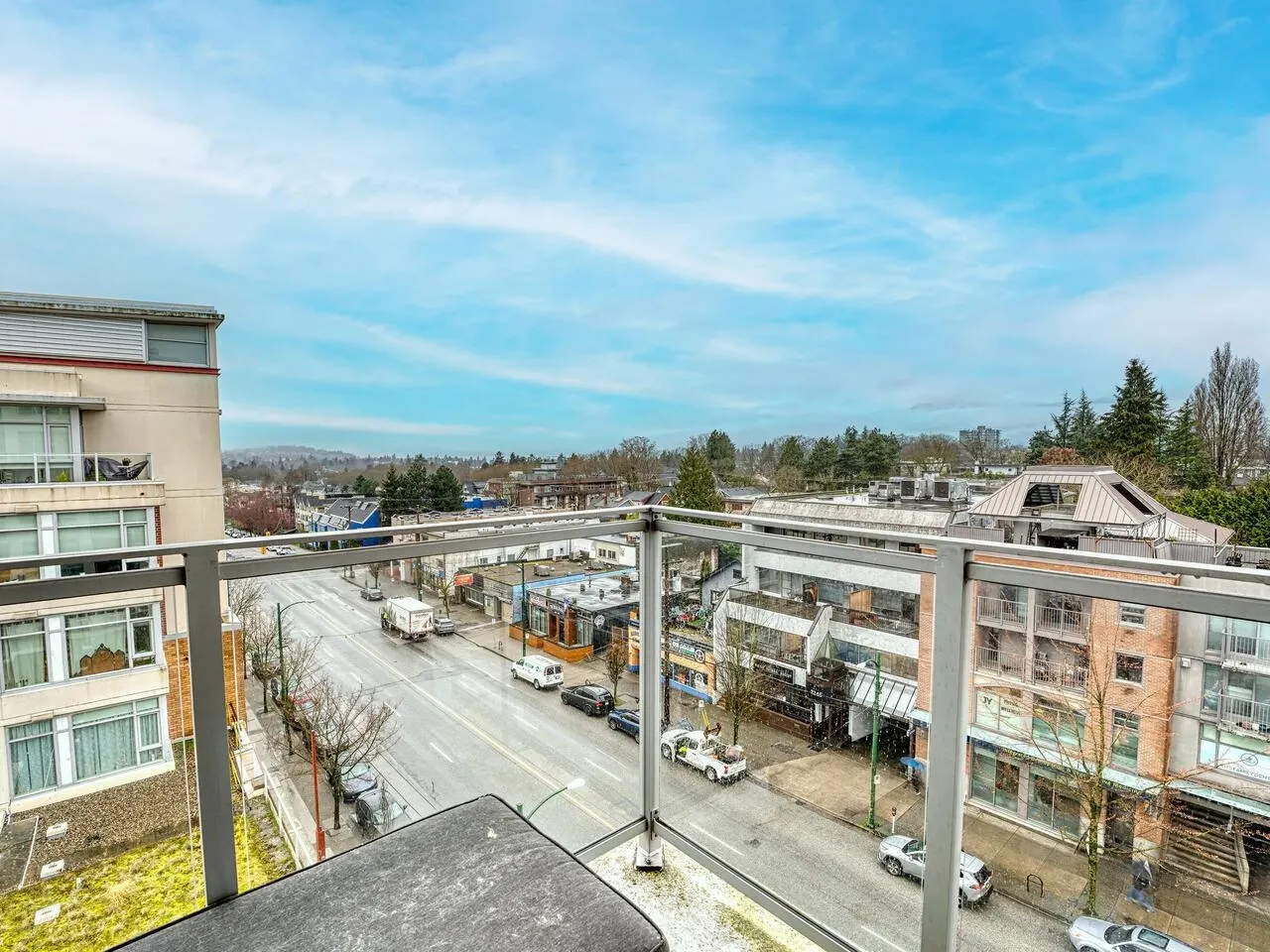 710 2228 W Broadway